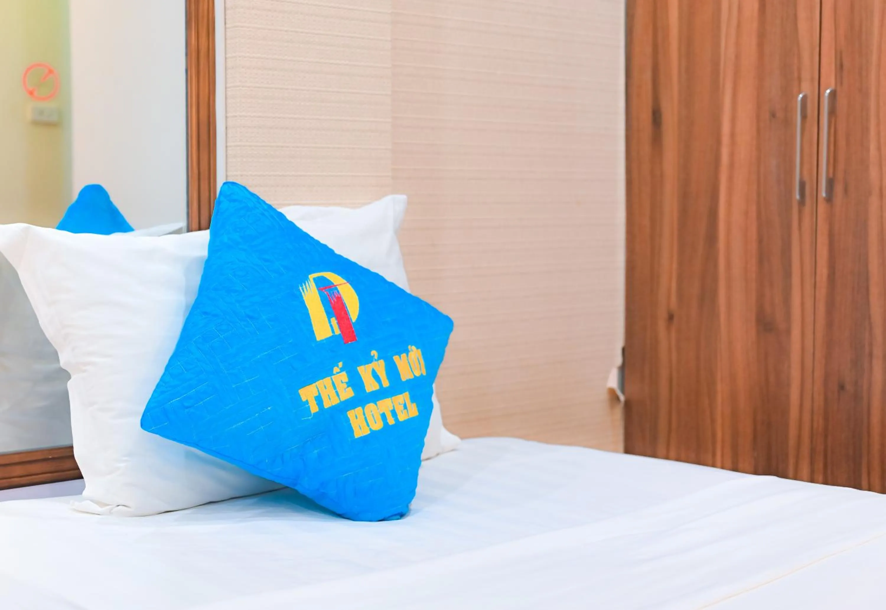 Bedroom, Bed in Khách sạn Thế Kỷ Mới