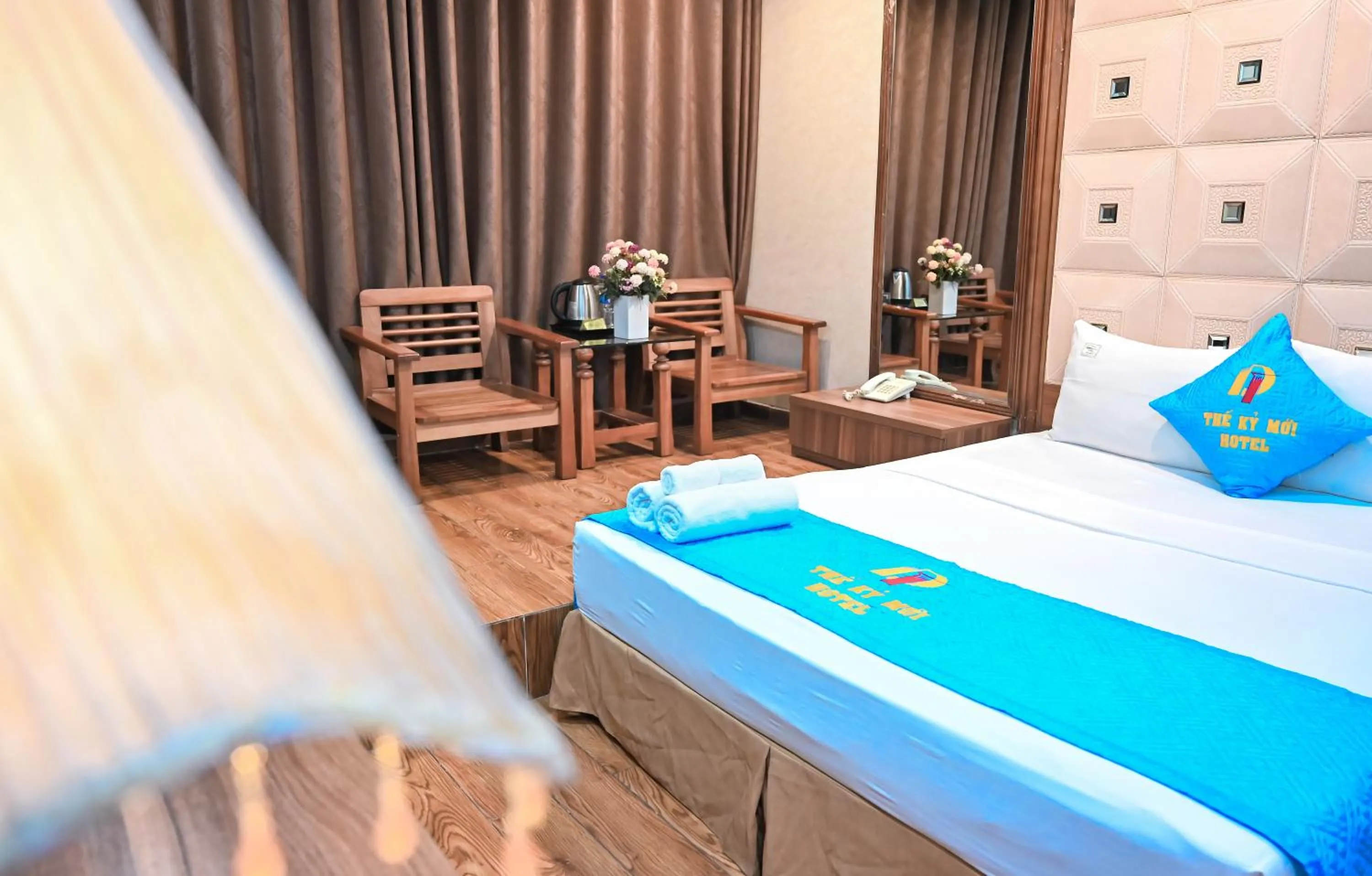 Seating area, Bed in Khách sạn Thế Kỷ Mới