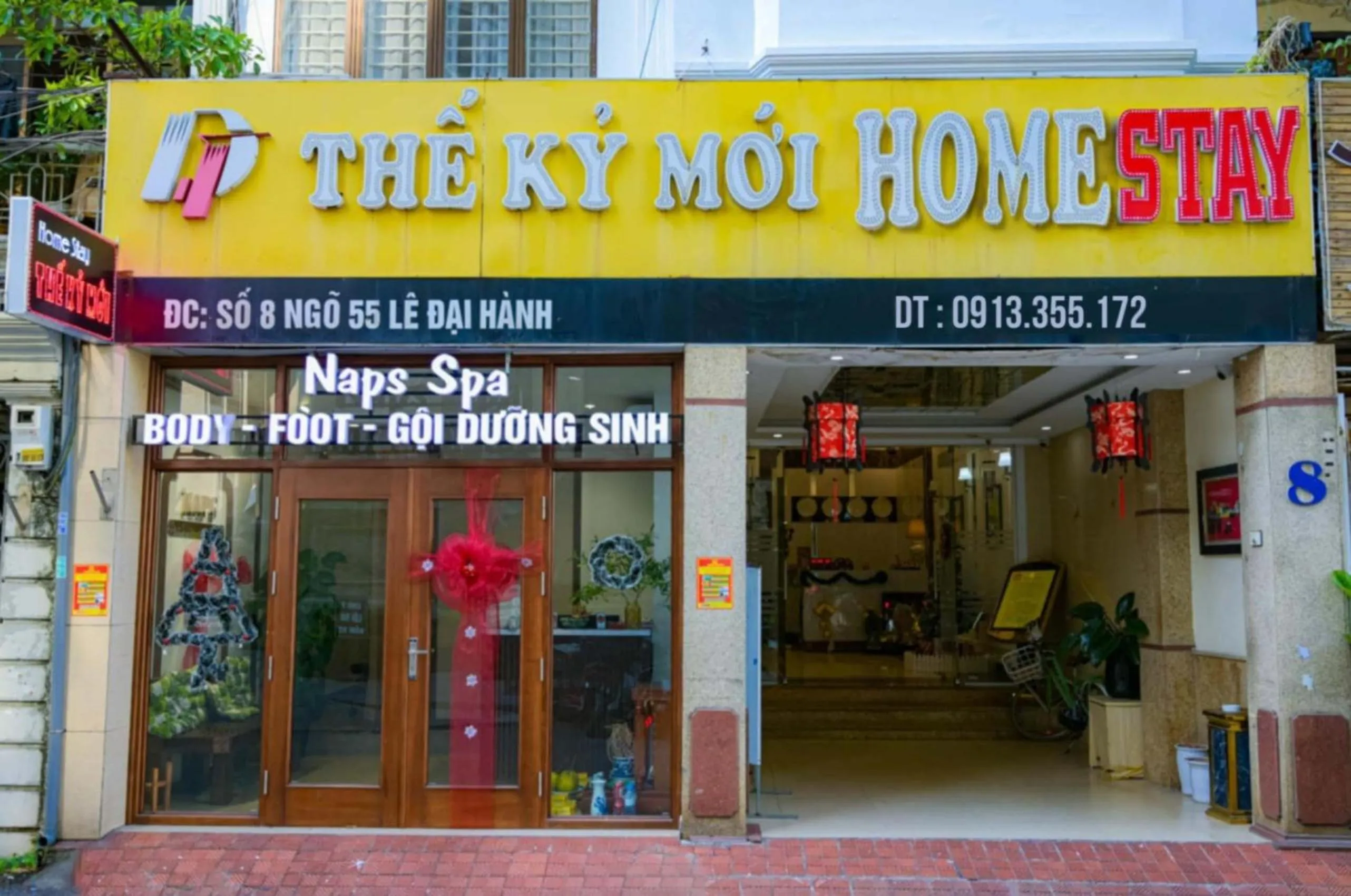 Day in Khách sạn Thế Kỷ Mới