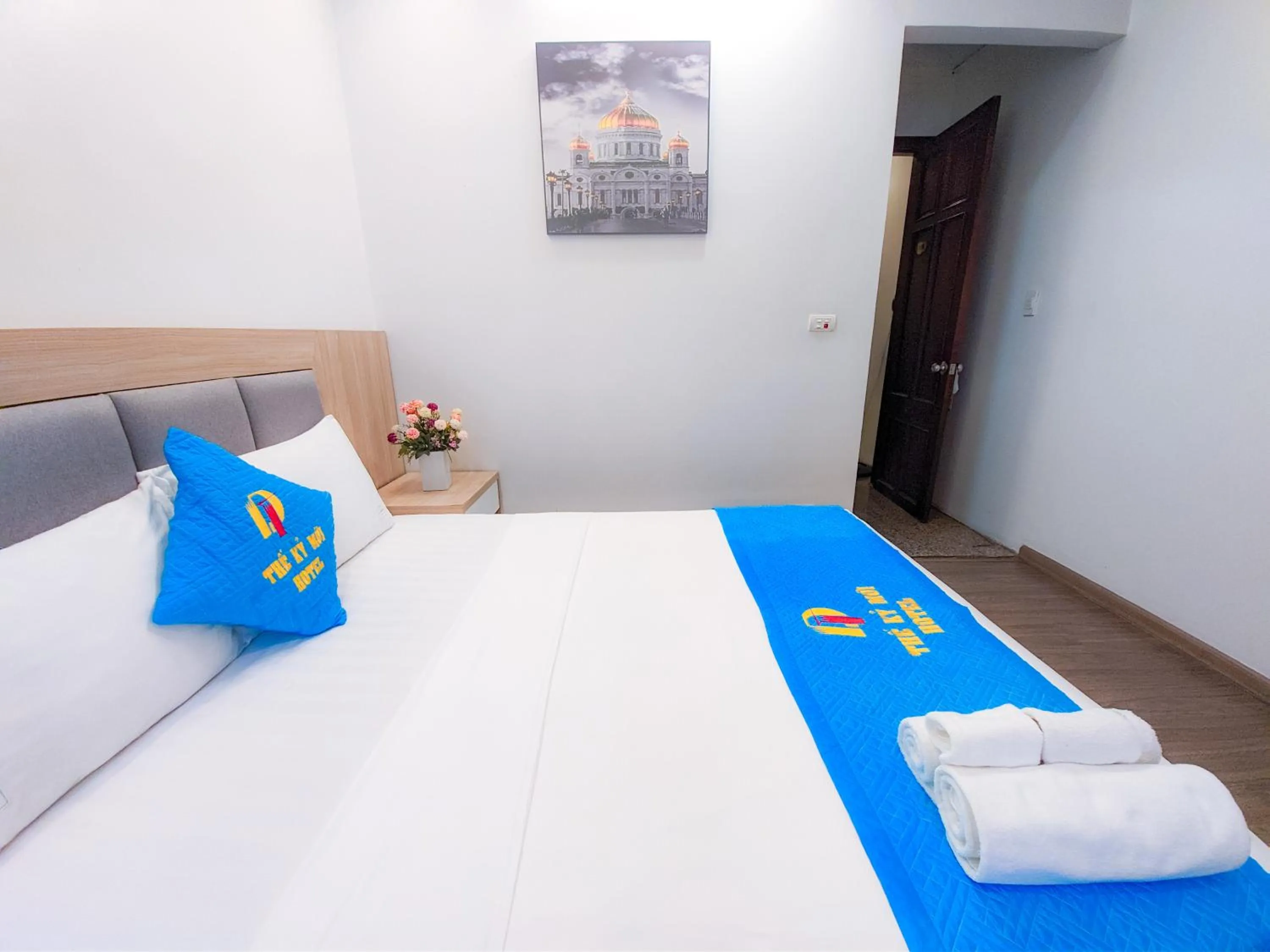 Bedroom, Bed in Khách sạn Thế Kỷ Mới