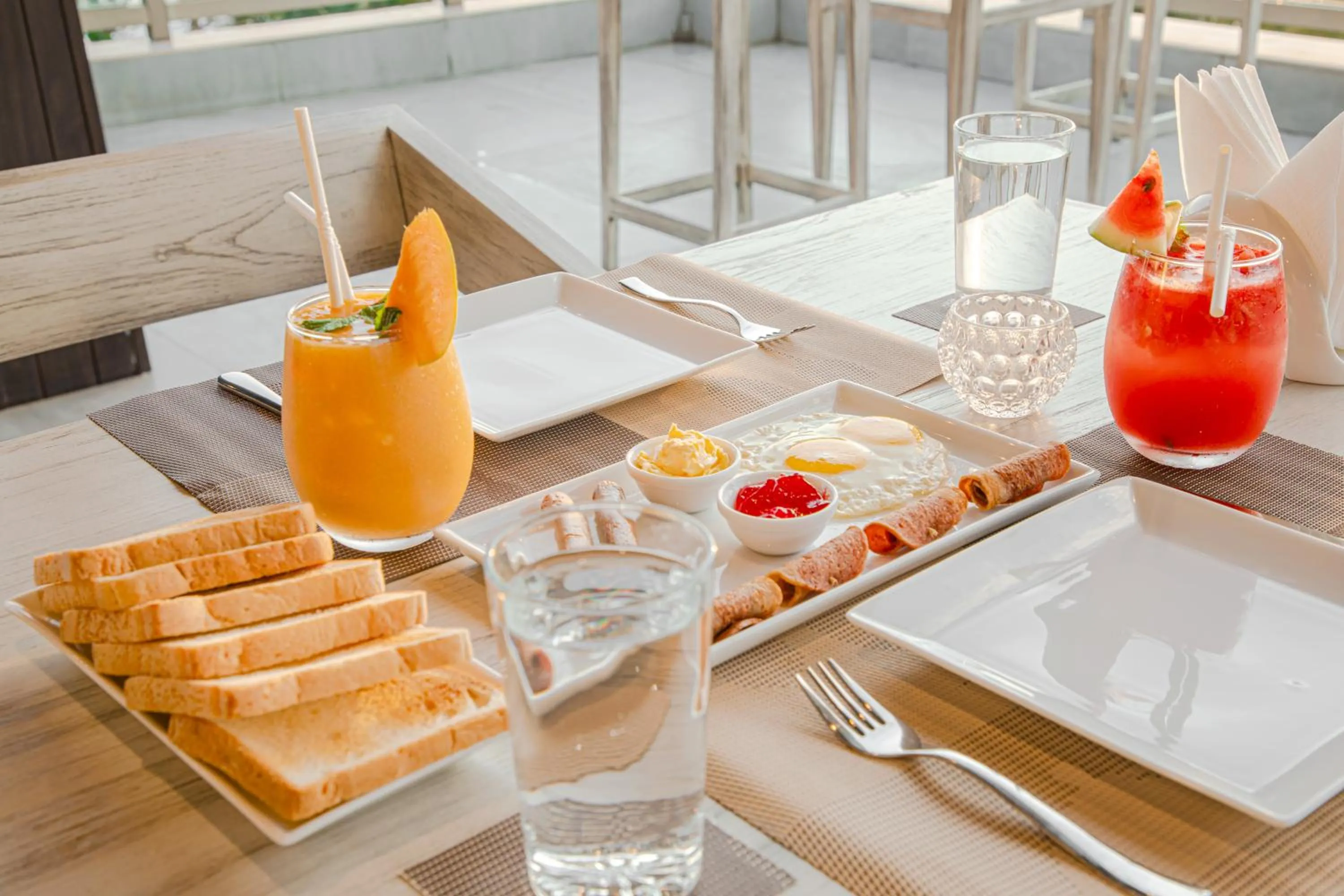 Restaurant/places to eat in Ravo Hotel