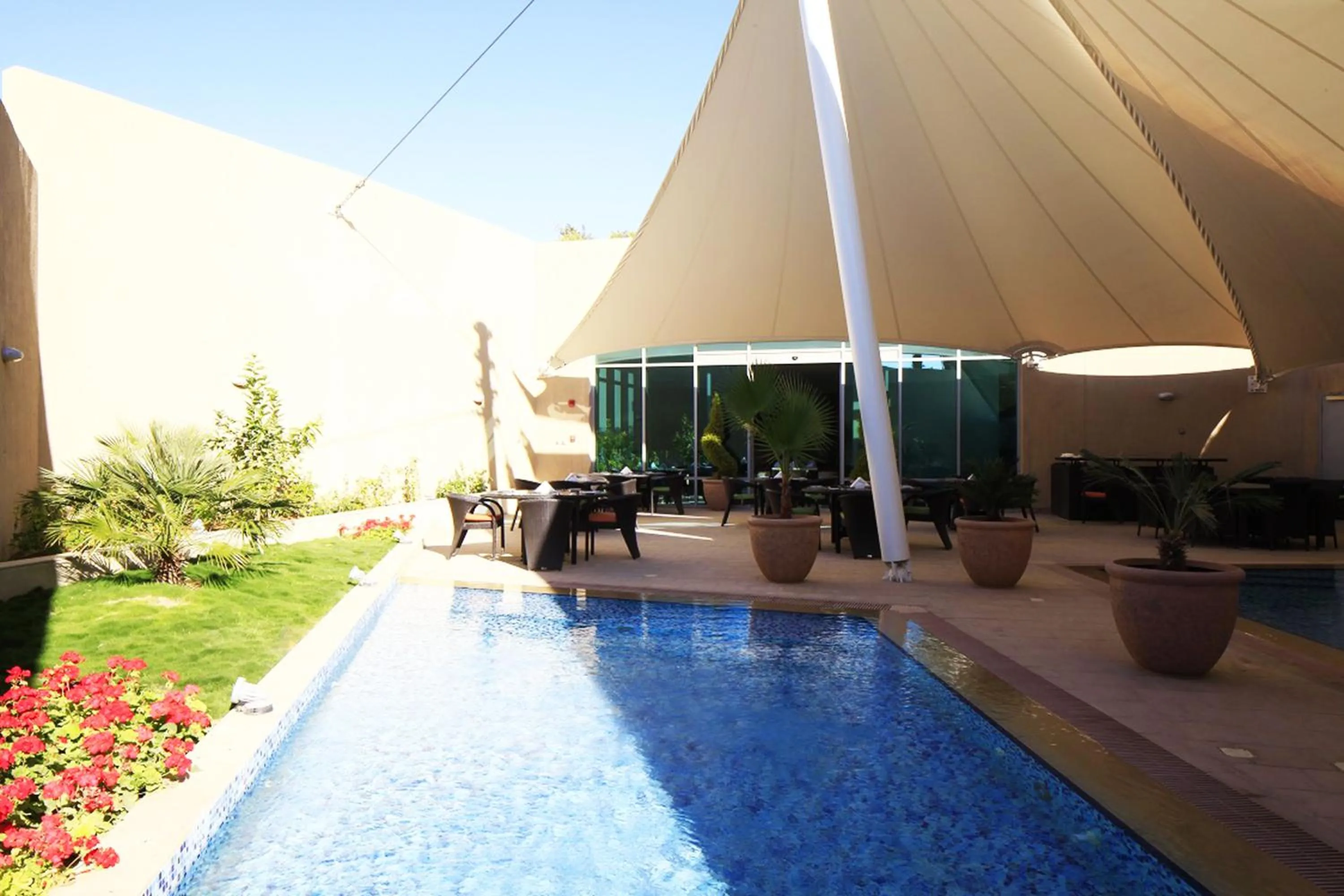 Swimming pool in Vivienda Hotel Villas Granada