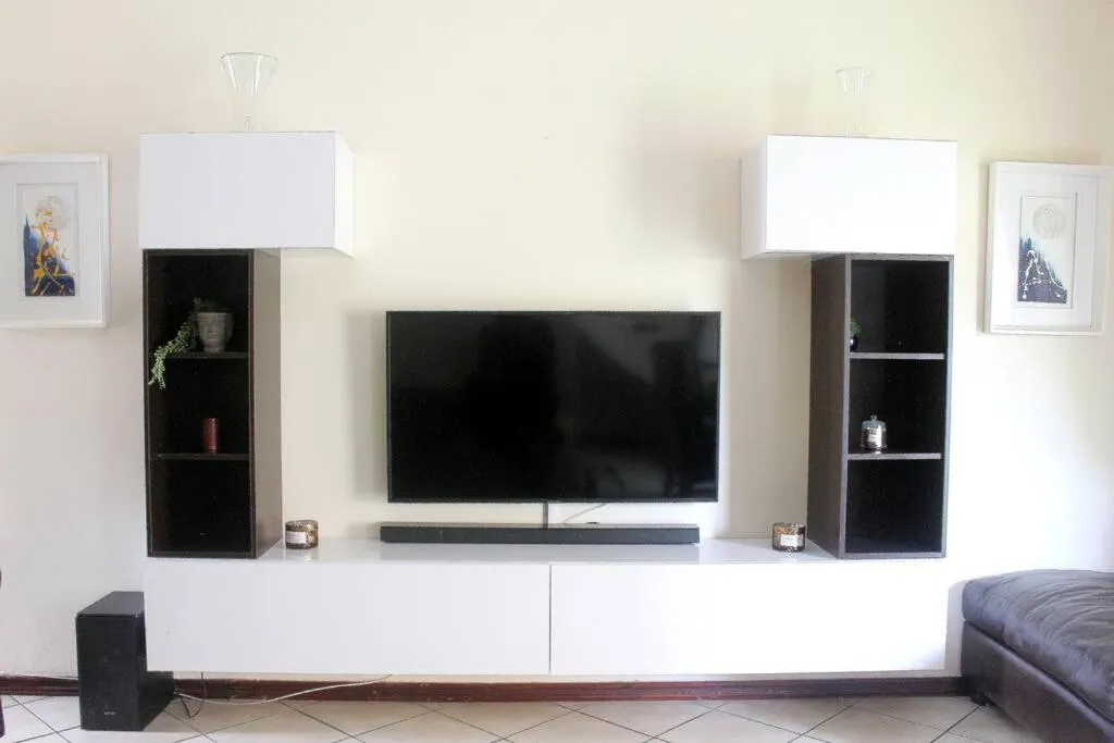 cozy 3 bed Duplex ,sleeps 6 with double bathroom