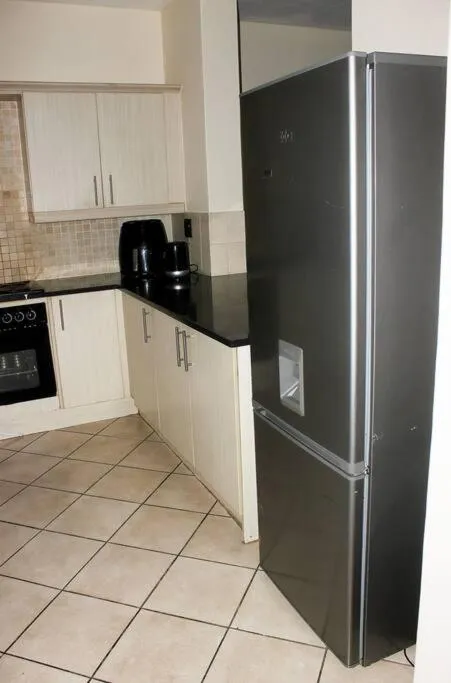 cozy 3 bed Duplex ,sleeps 6 with double bathroom