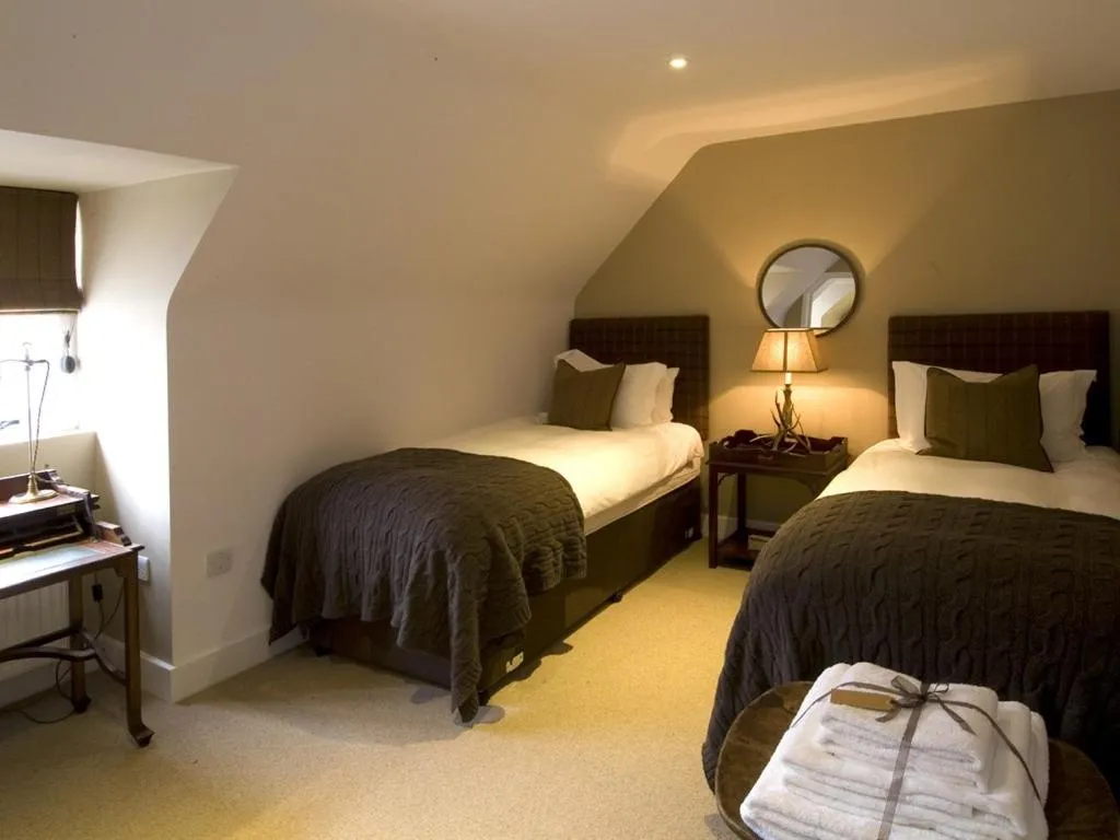 Bedroom, Bed in The Percy Arms