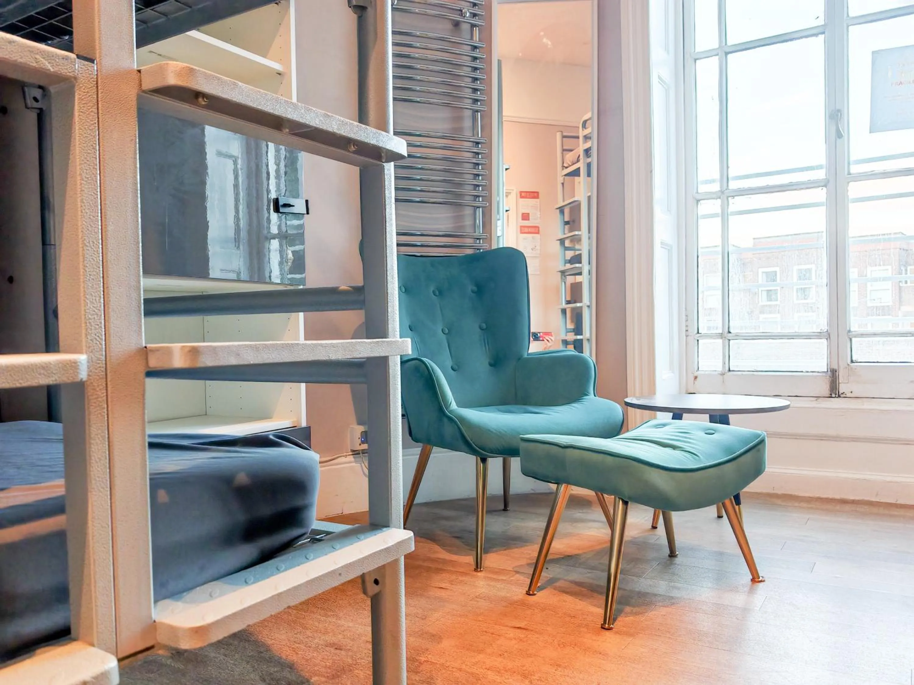 Seating area in Prime Backpackers Angel