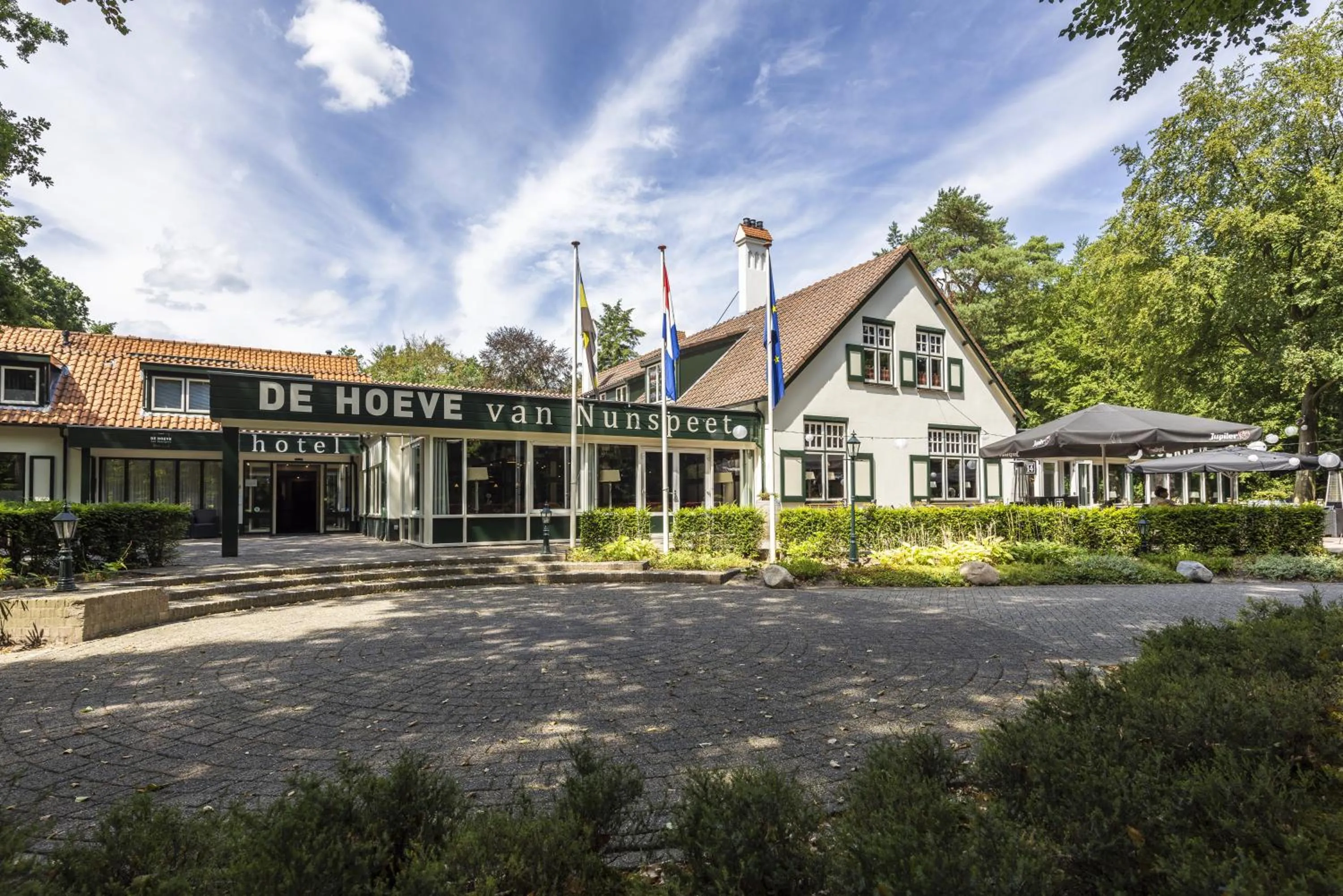 Facade/entrance in Hotel de Hoeve van Nunspeet