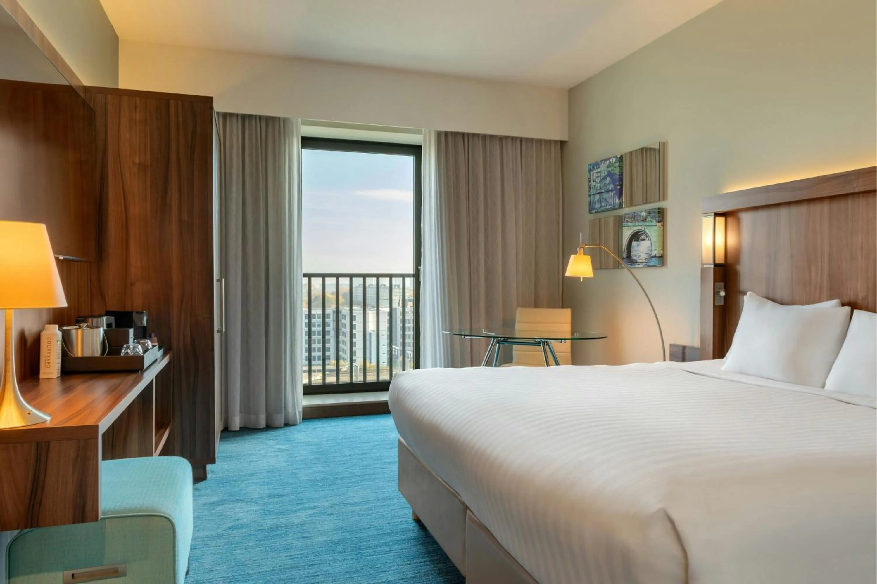 Photo of the whole room, Bed in Courtyard by Marriott Amsterdam Arena Atlas