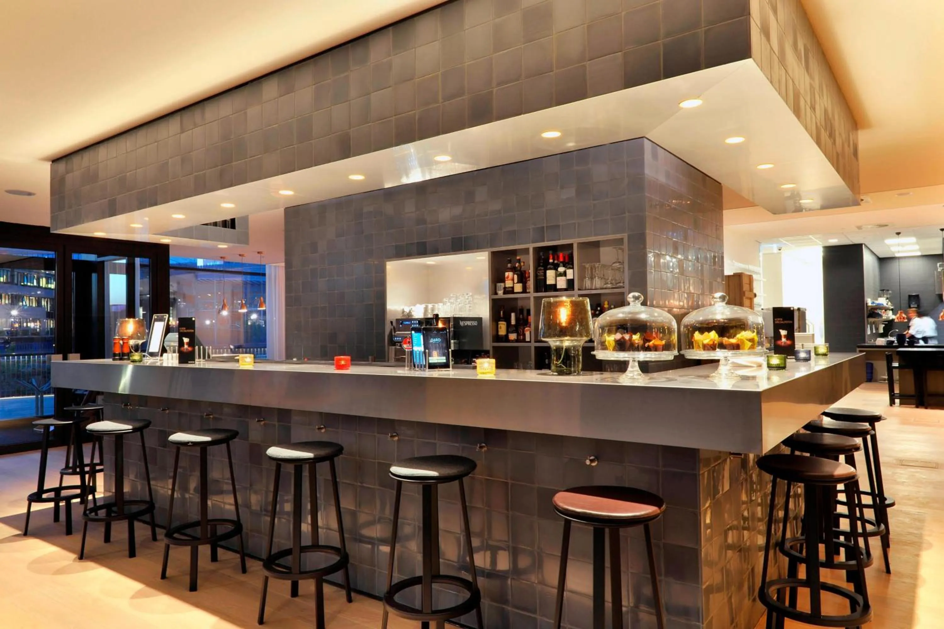 Lounge or bar in Courtyard by Marriott Amsterdam Arena Atlas
