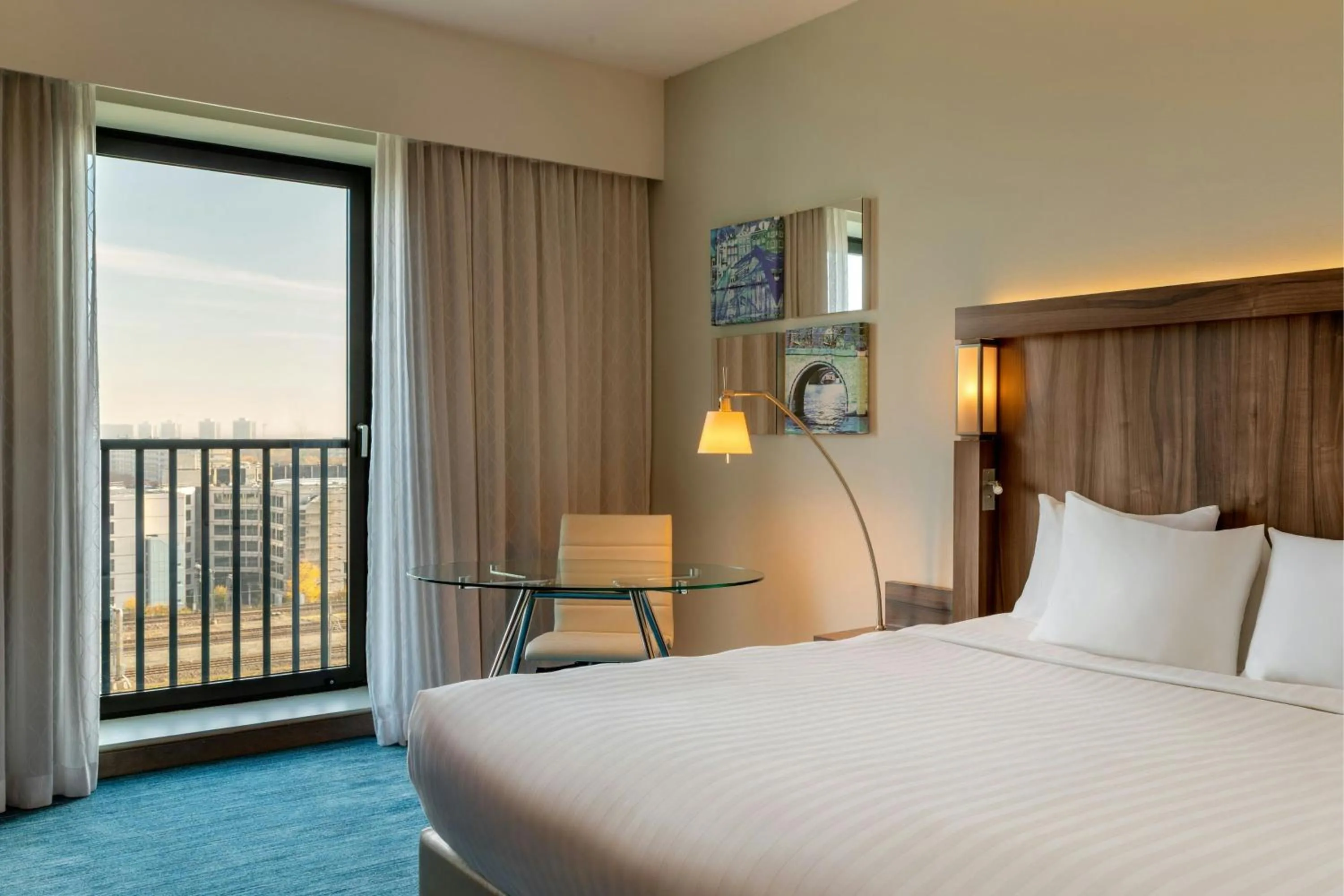 Photo of the whole room in Courtyard by Marriott Amsterdam Arena Atlas