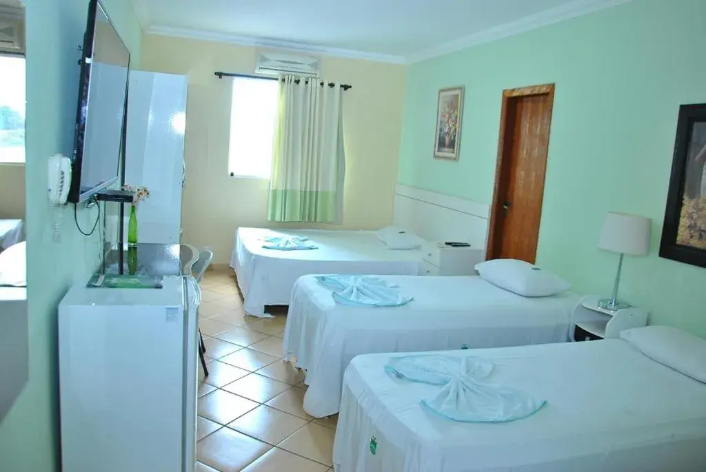 Comfort Triple Room in Hotel Industrial Contagem Comfort Triple Room in Hotel Industrial Contagem