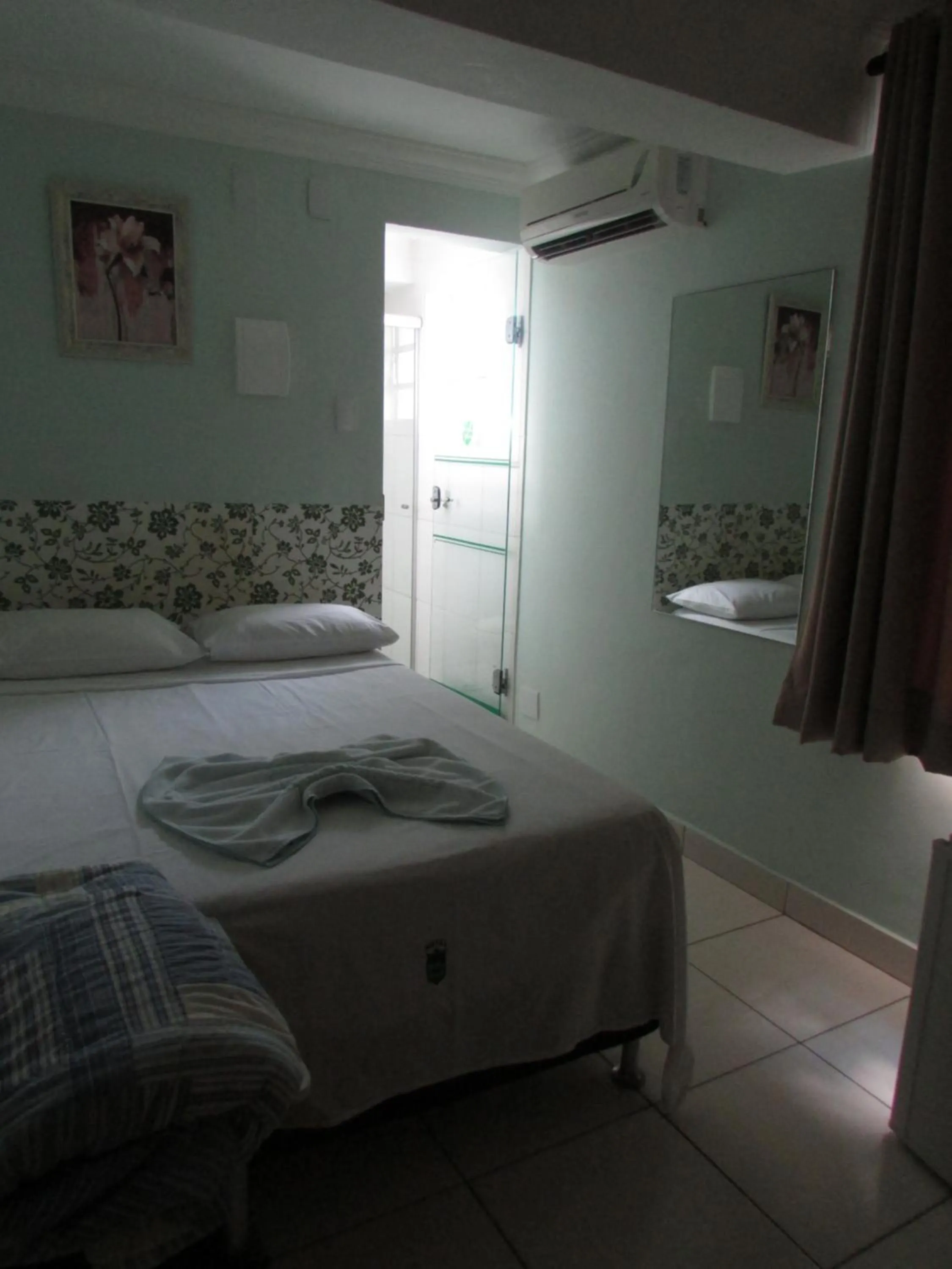 Bed in Hotel Industrial Contagem