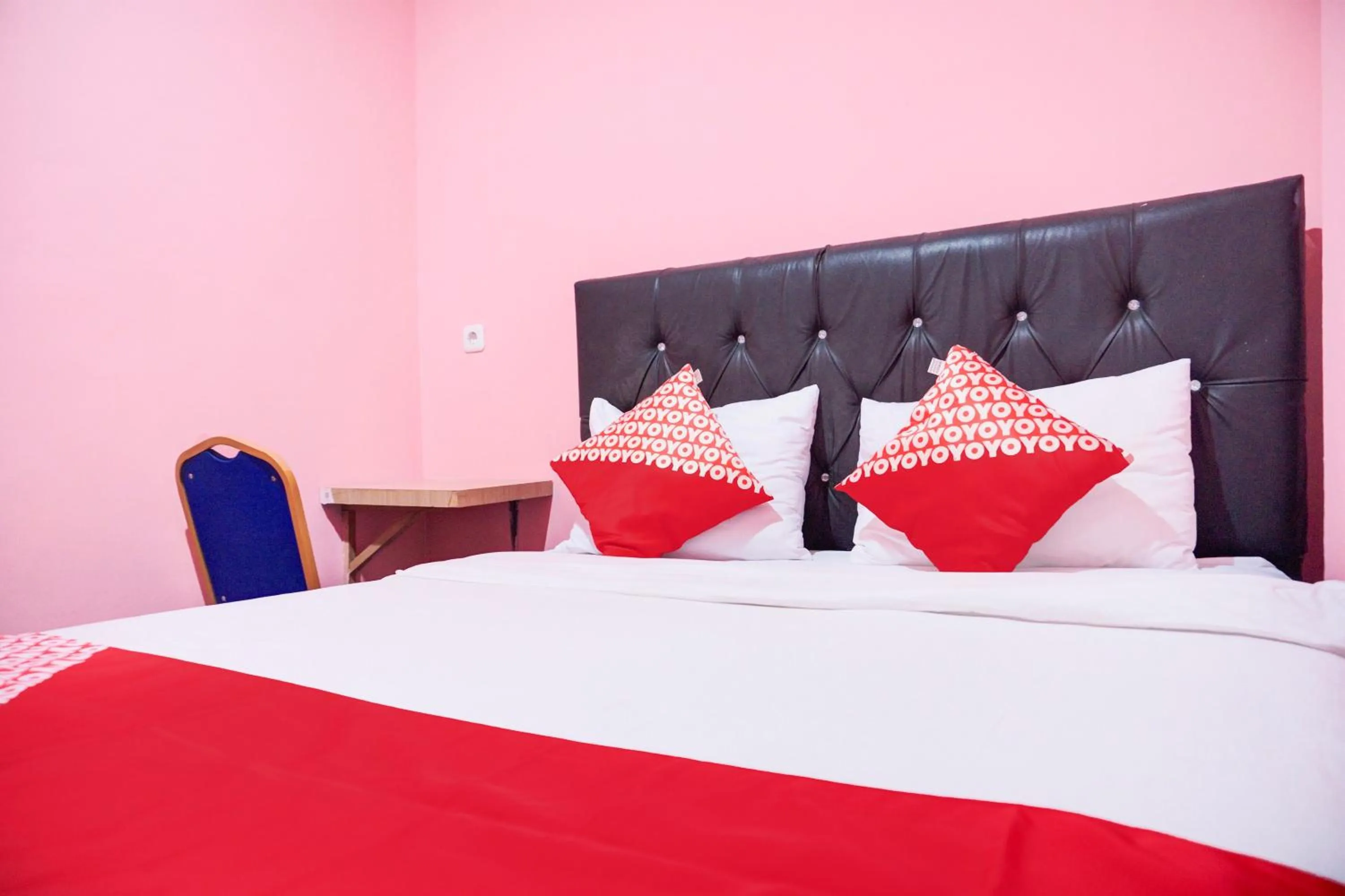 Bedroom, Bed in Hotel O Ilir Timur I Near Rsud Siti Fatimah Az-Zahra Formerly Lumendiva Suite