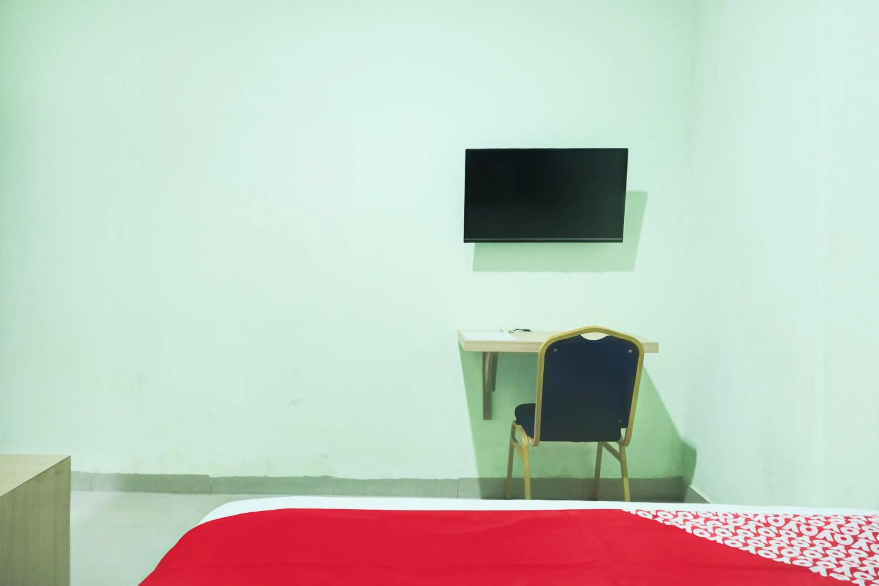 Bedroom, Bed in Hotel O Ilir Timur I Near Rsud Siti Fatimah Az-Zahra Formerly Lumendiva Suite