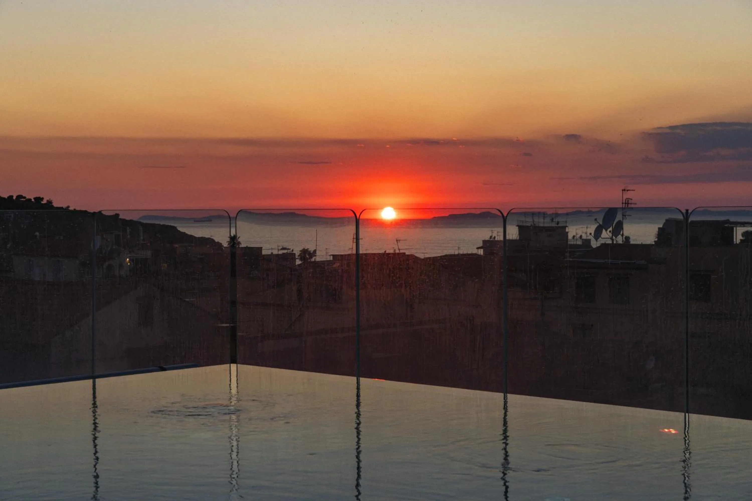 Swimming pool in Hotel Plaza