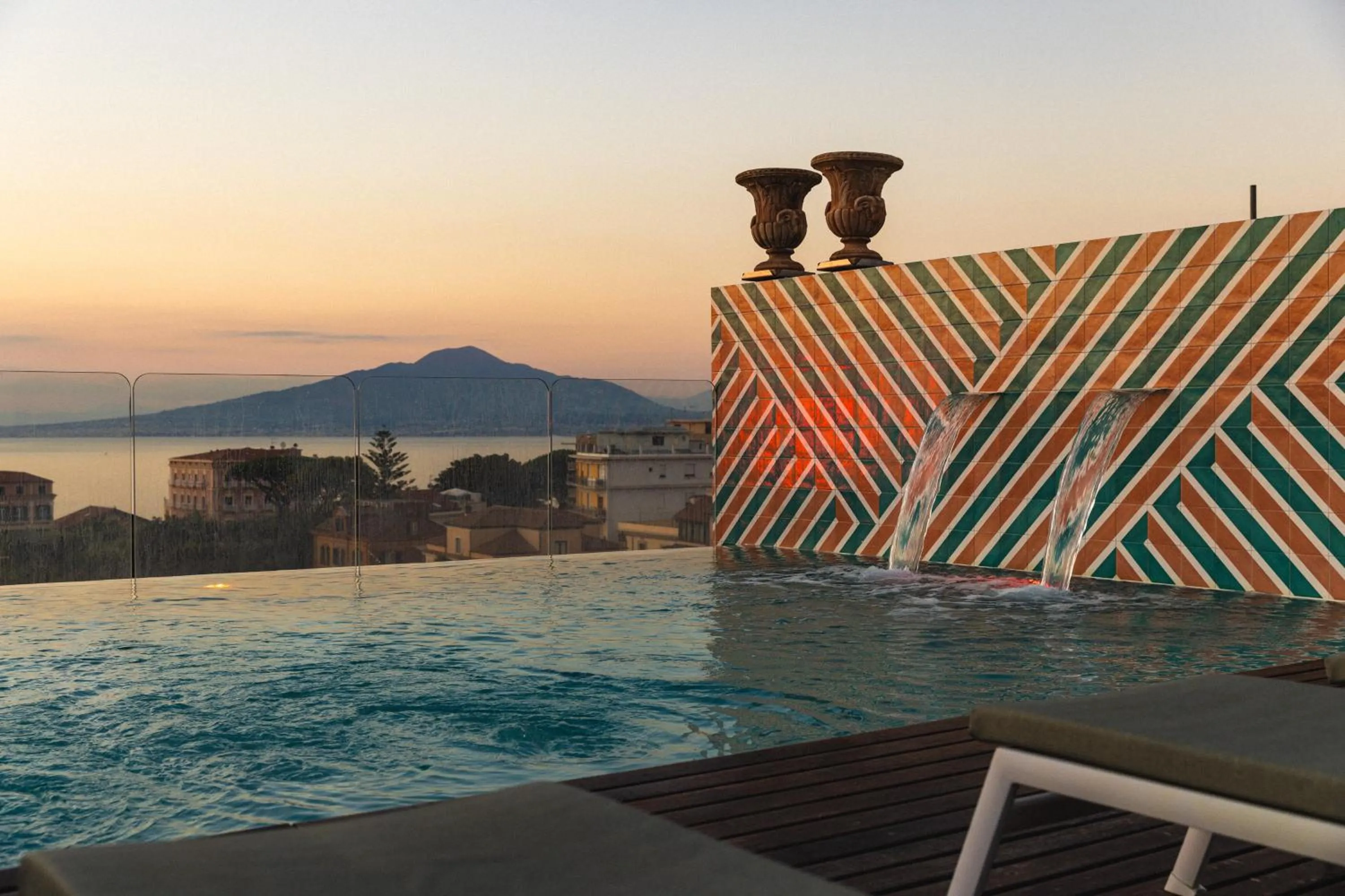 Pool view in Hotel Plaza