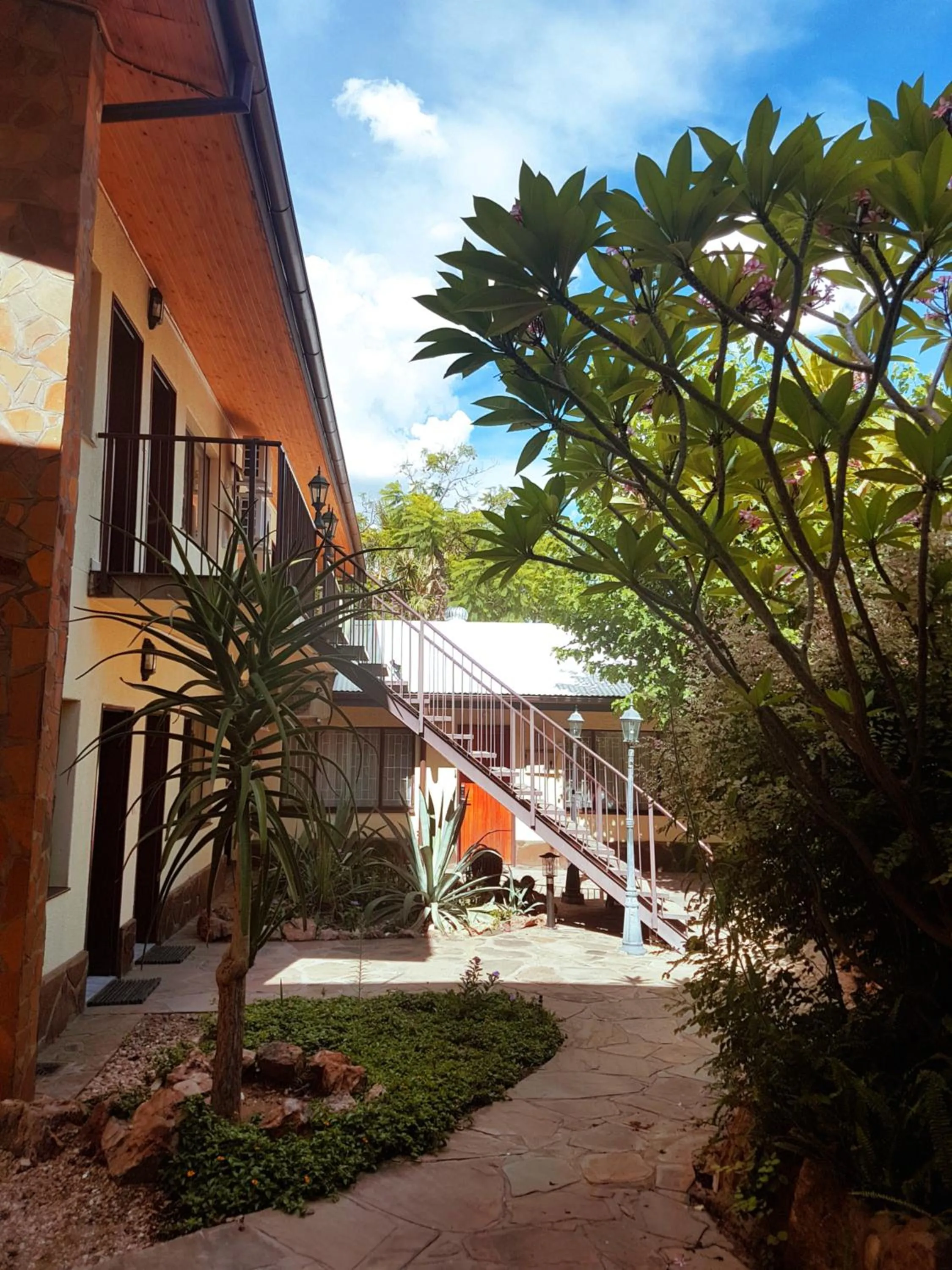 Garden view in Hotel Pension Steiner