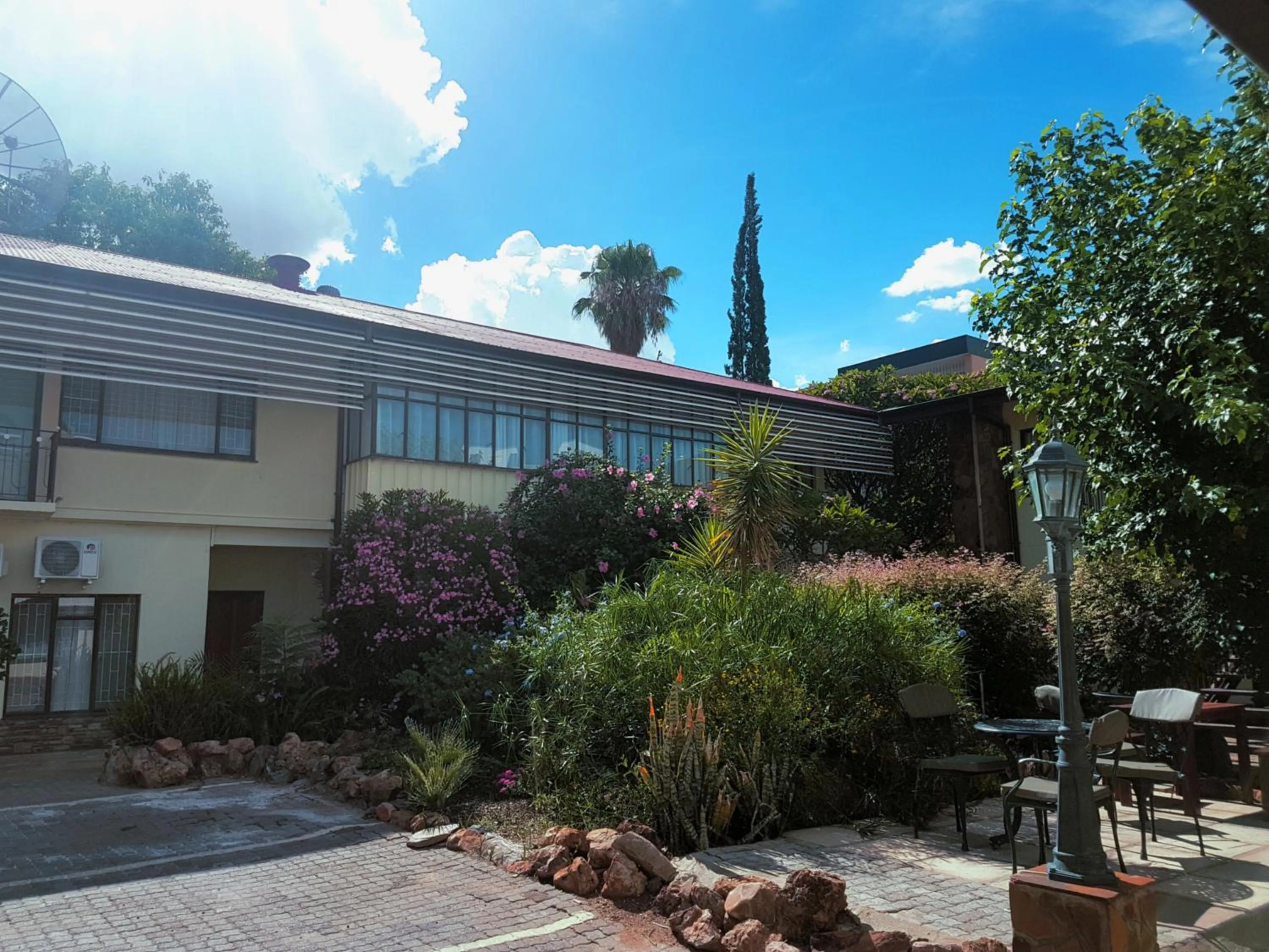 Garden view in Hotel Pension Steiner