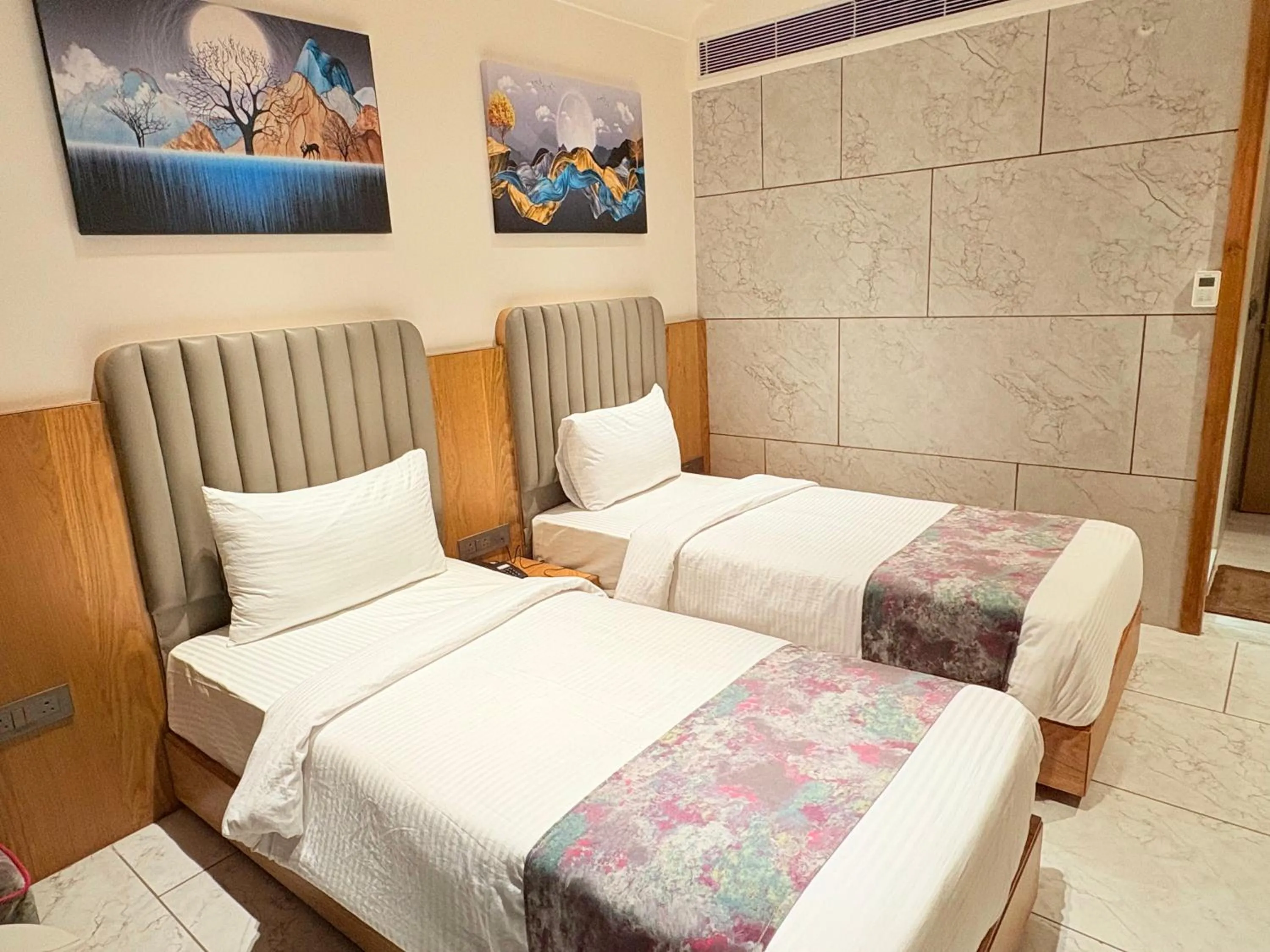 Bed in The Parterre - SG Highway Ahmedabad