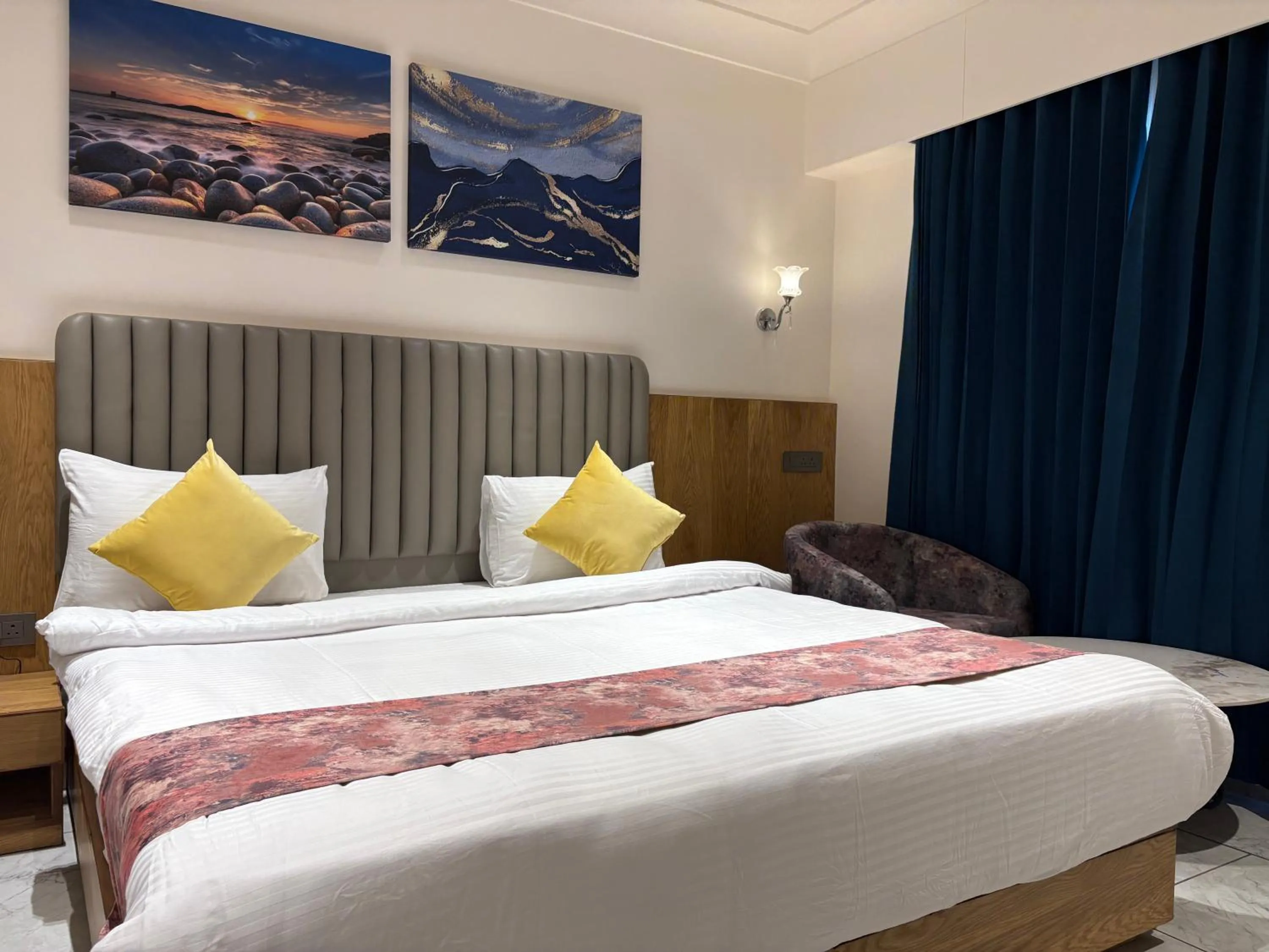 Bed in The Parterre - SG Highway Ahmedabad