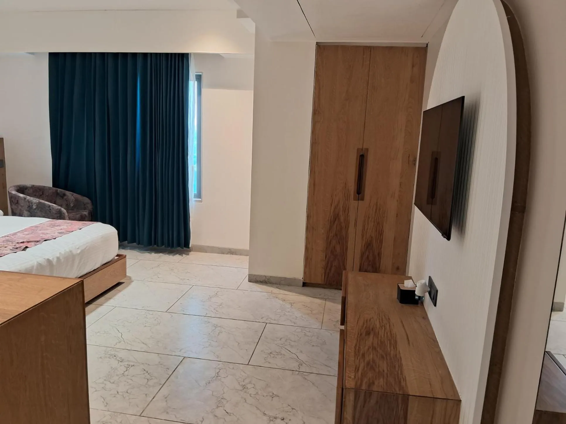 TV and multimedia, Bed in The Parterre - SG Highway Ahmedabad