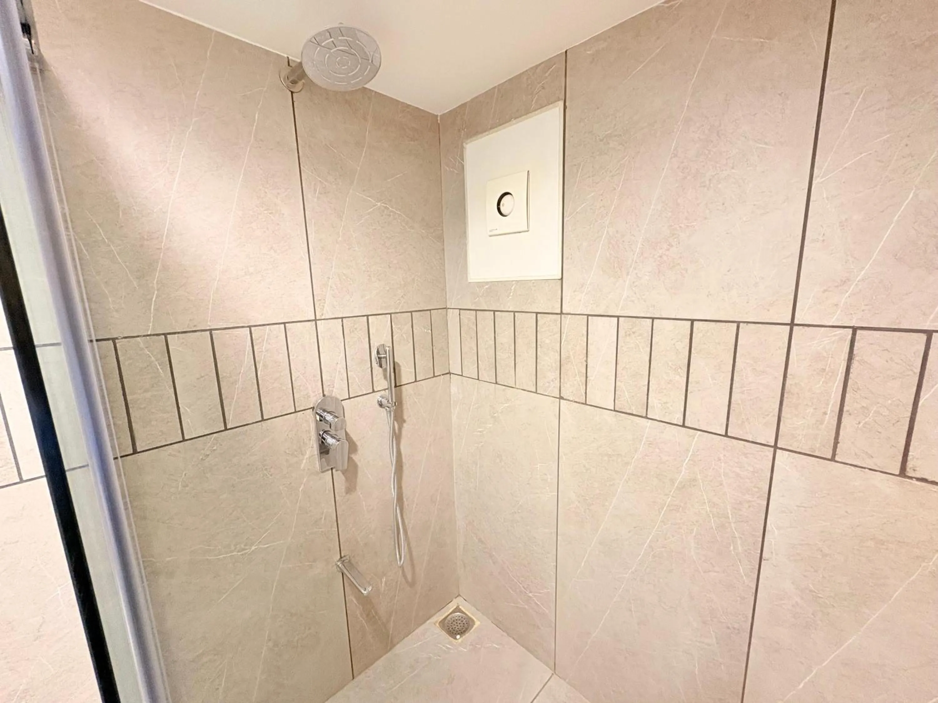 Shower in The Parterre - SG Highway Ahmedabad