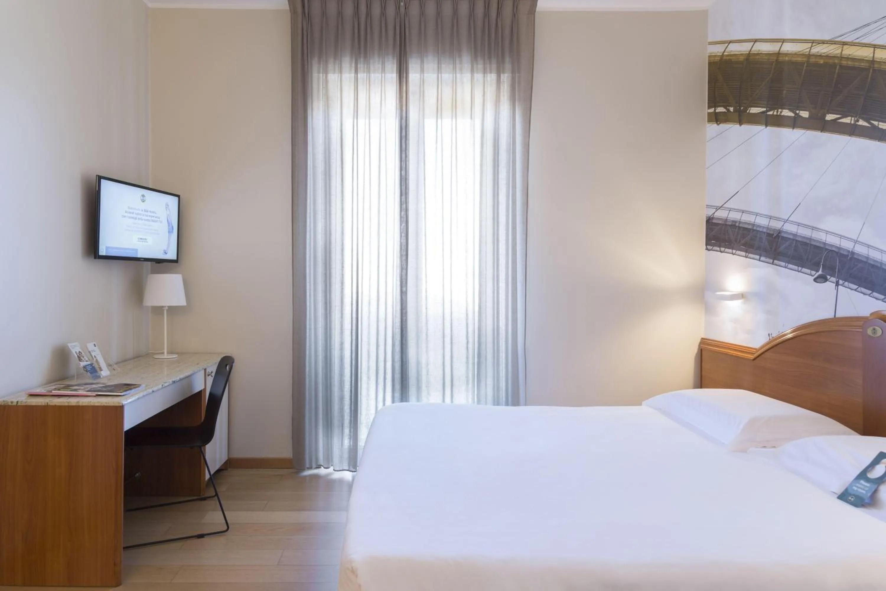 Photo of the whole room, Bed in B&B Hotel Pescara