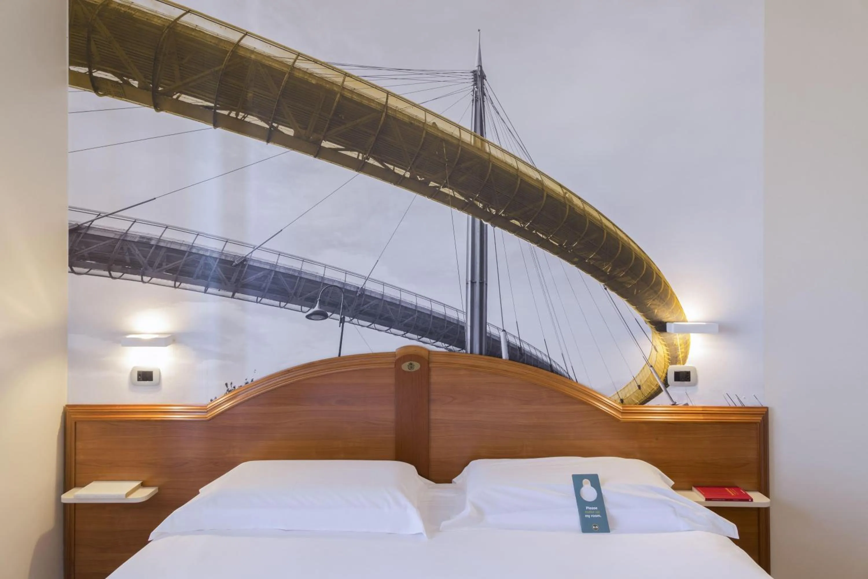 Photo of the whole room, Bed in B&B Hotel Pescara