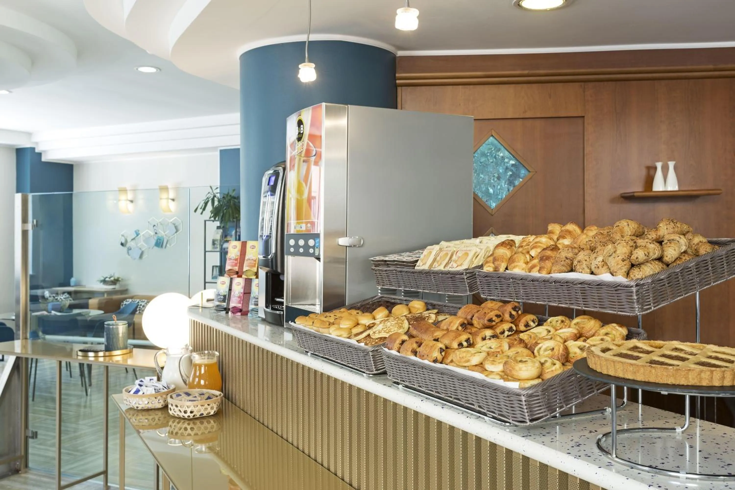 Restaurant/places to eat in B&B Hotel Pescara