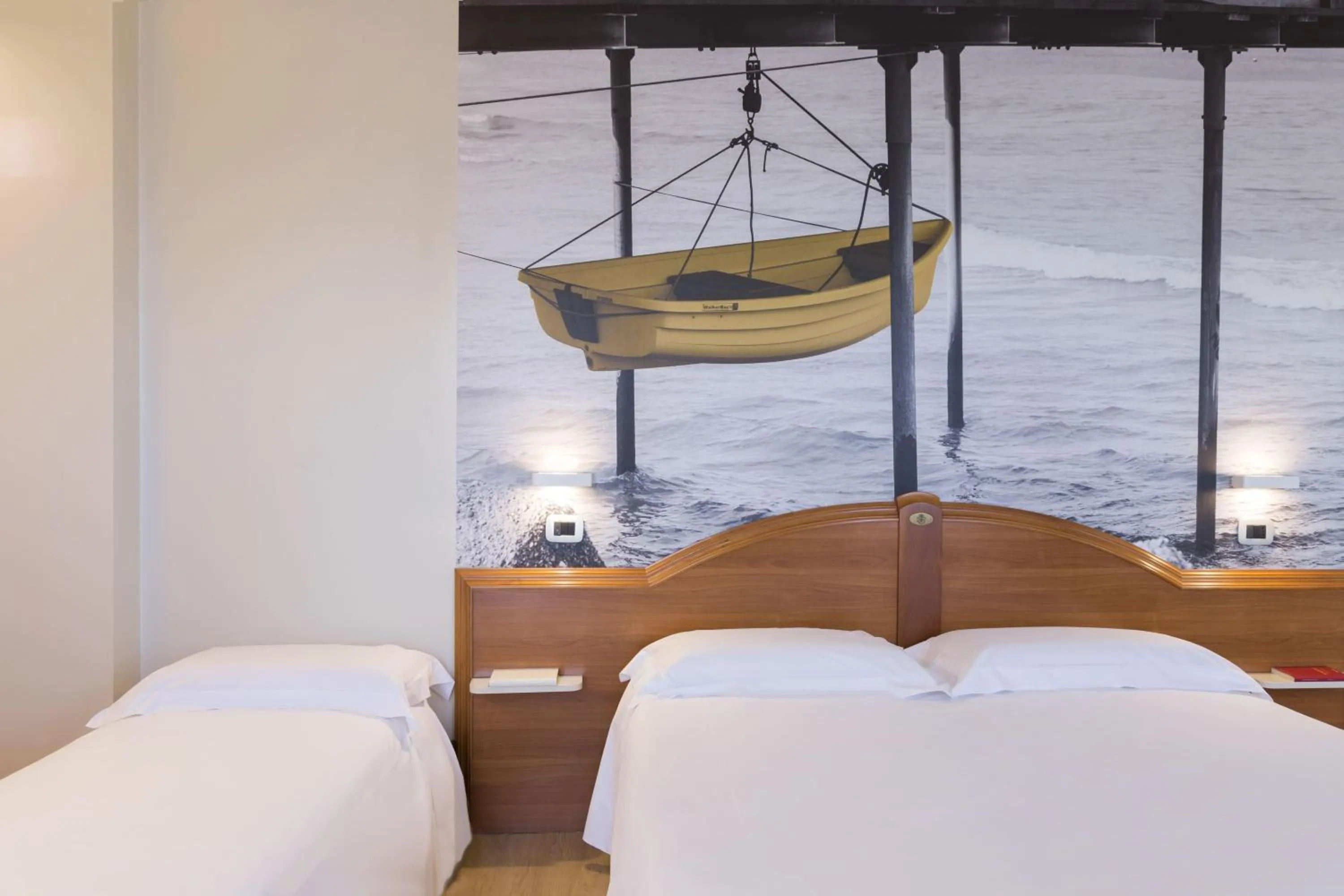 Photo of the whole room, Bed in B&B Hotel Pescara