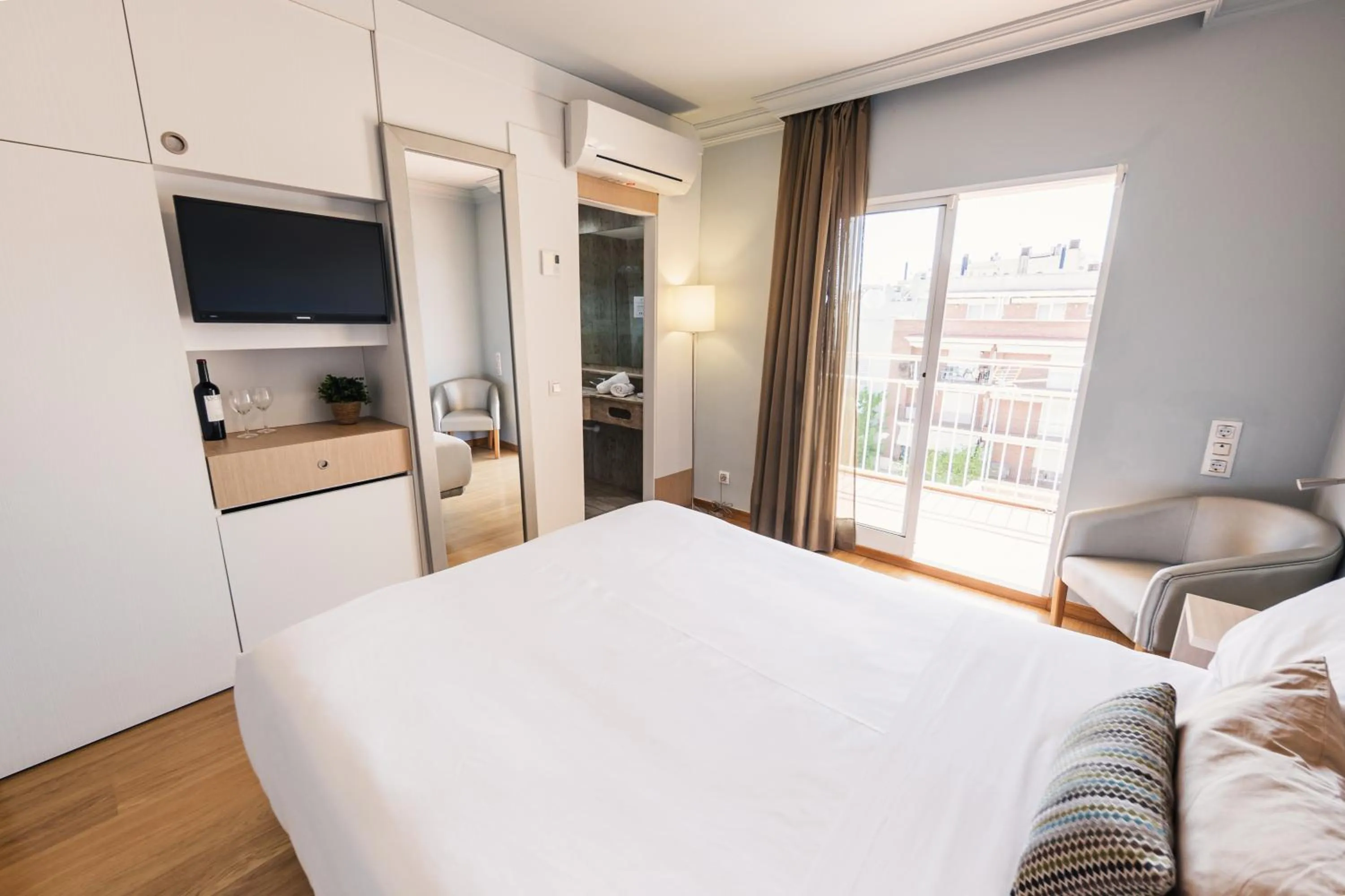 Bed in Mònica Hotel