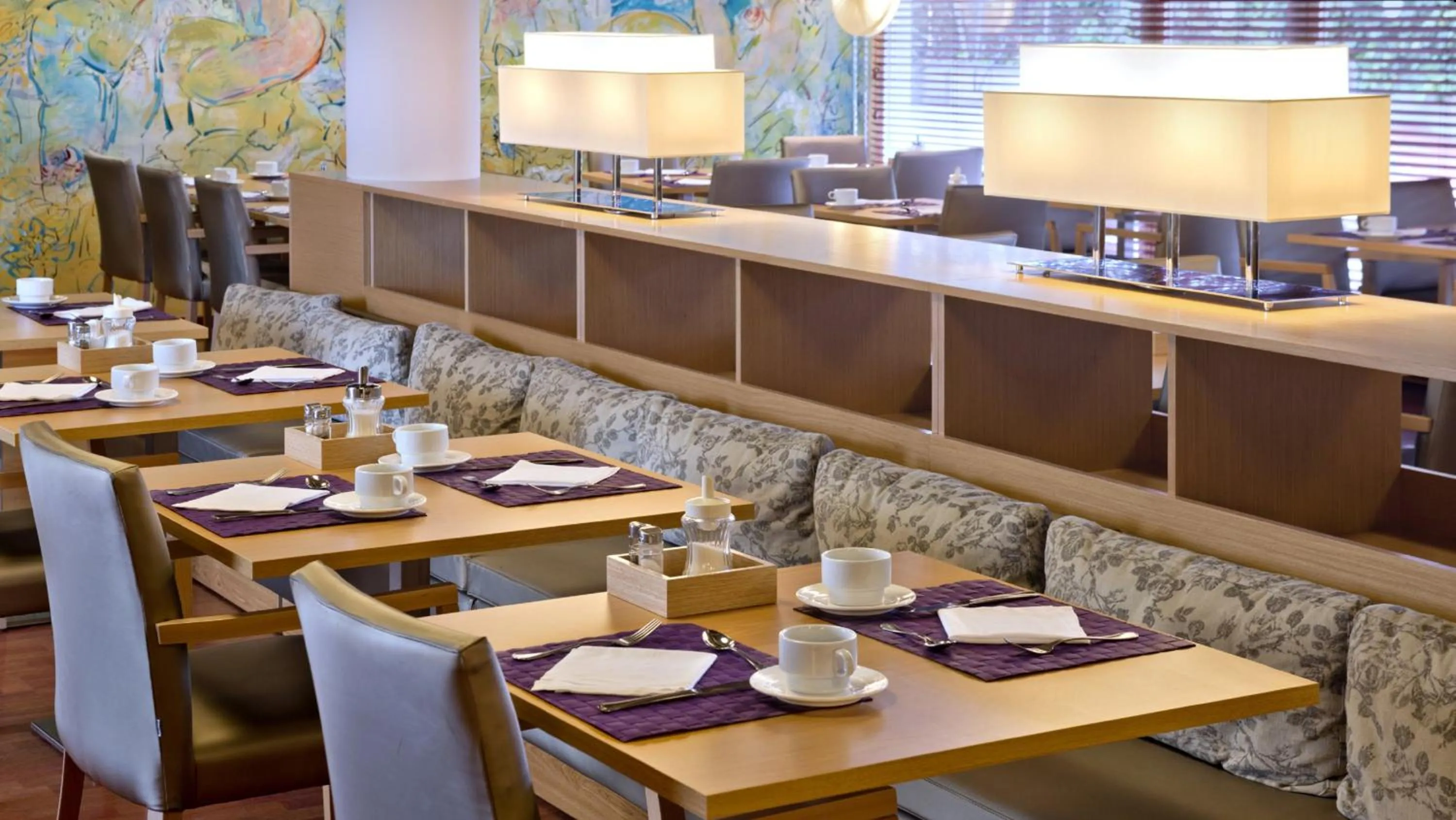 Restaurant/places to eat in Mònica Hotel