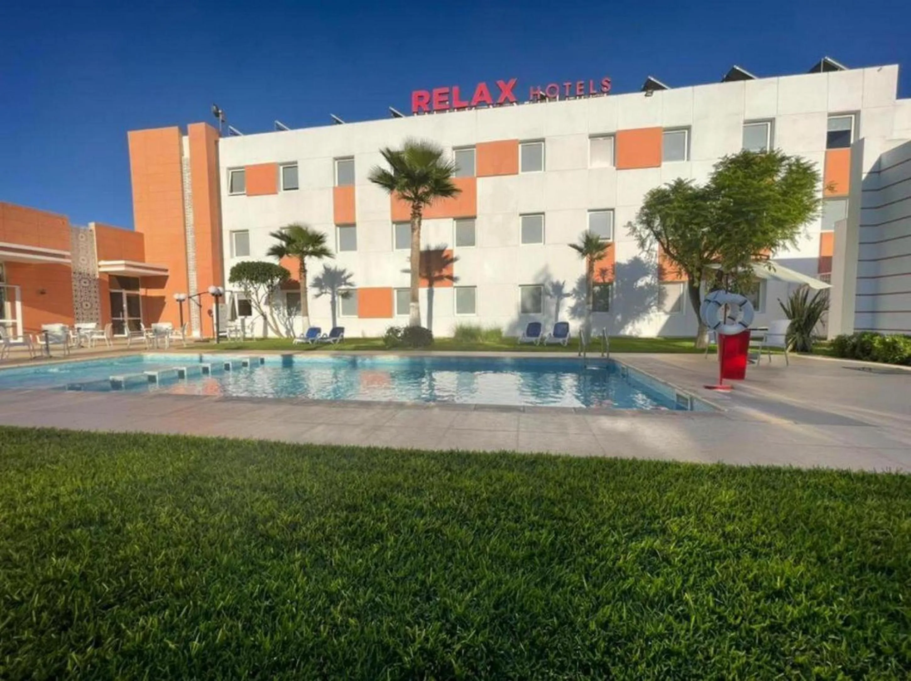 Swimming pool in Relax Hotel Kenitra