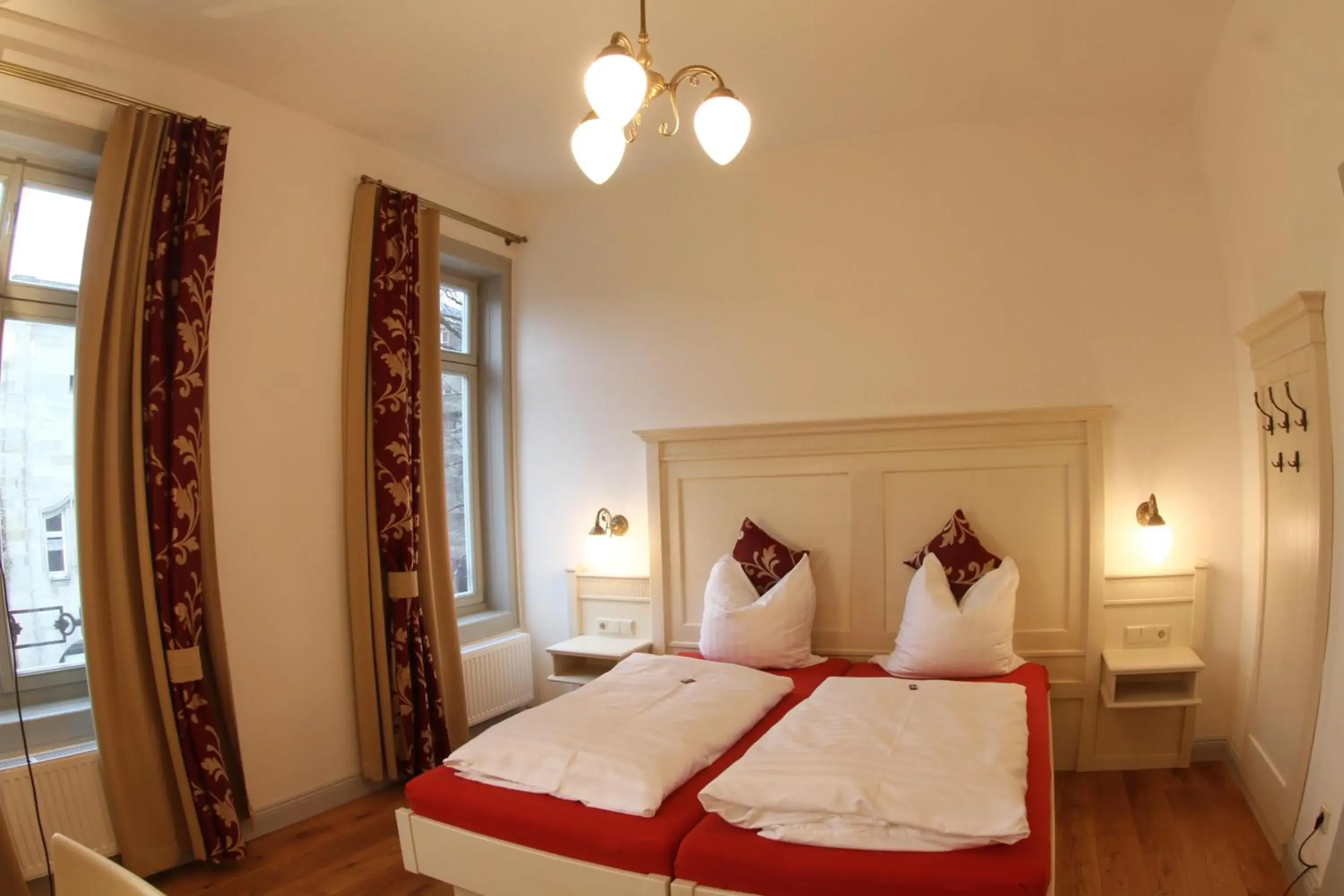 Deluxe Double Room - single occupancy in Hotel Villa Victoria Deluxe Double Room - single occupancy in Hotel Villa Victoria