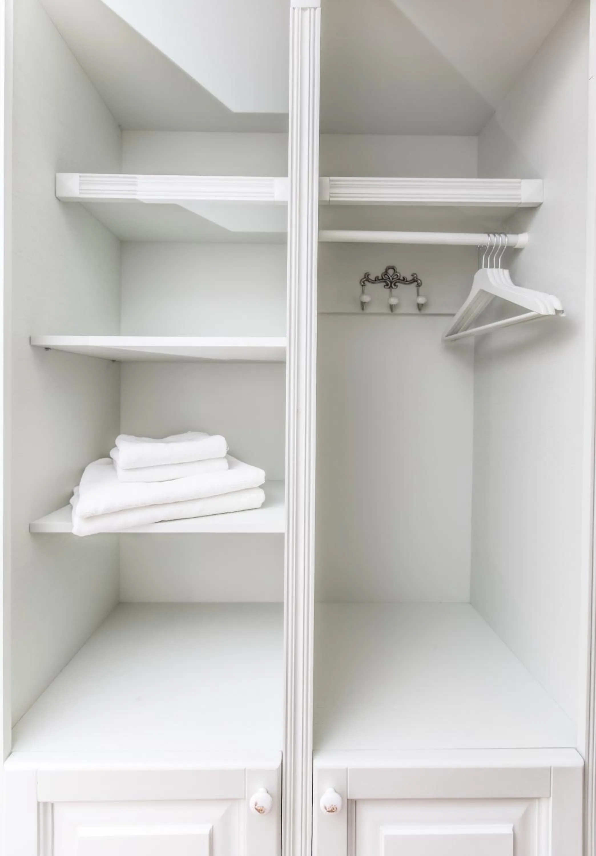 Decorative detail in Casa Din Bran - Inn Center