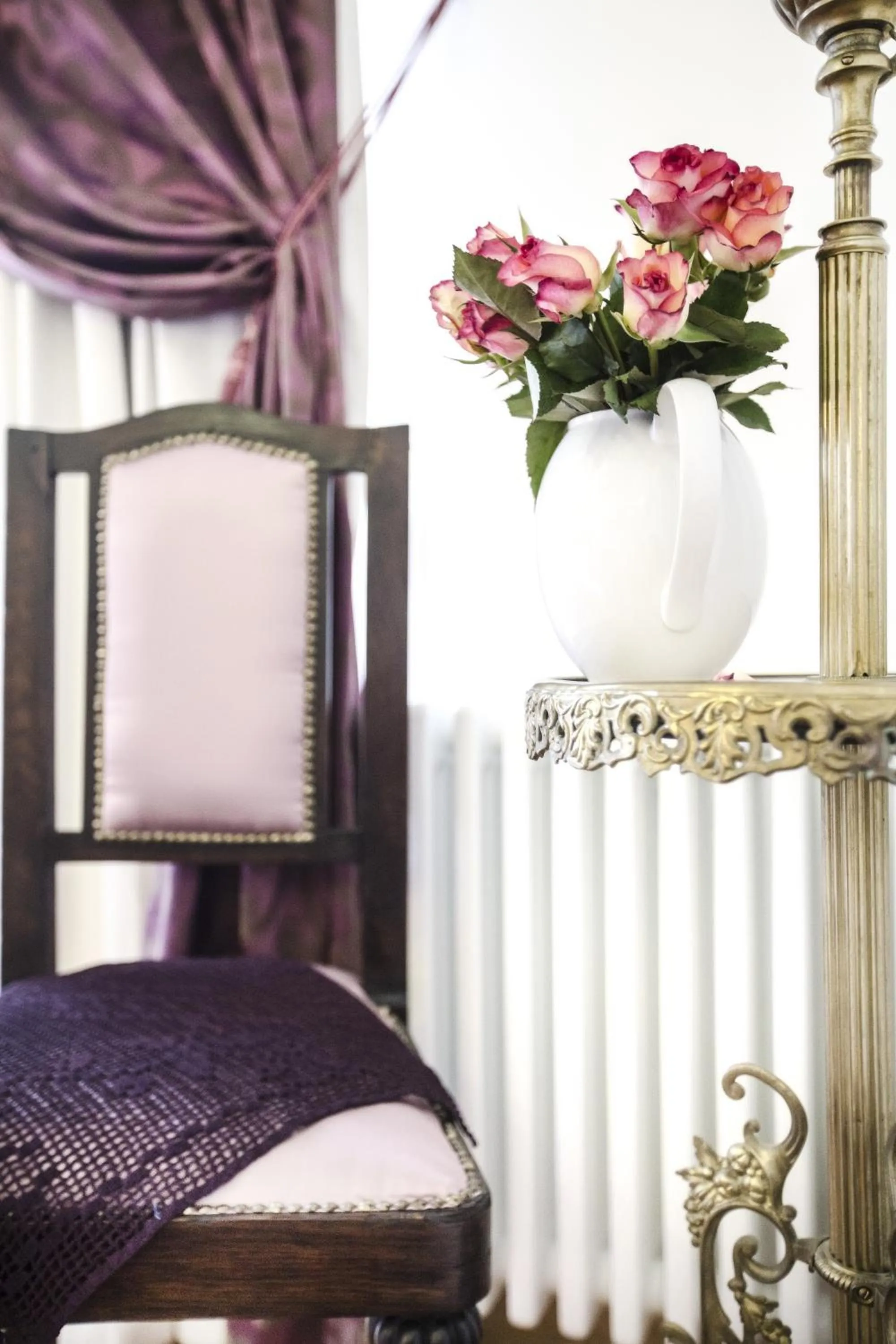 Decorative detail, Bed in Casa Din Bran - Inn Center