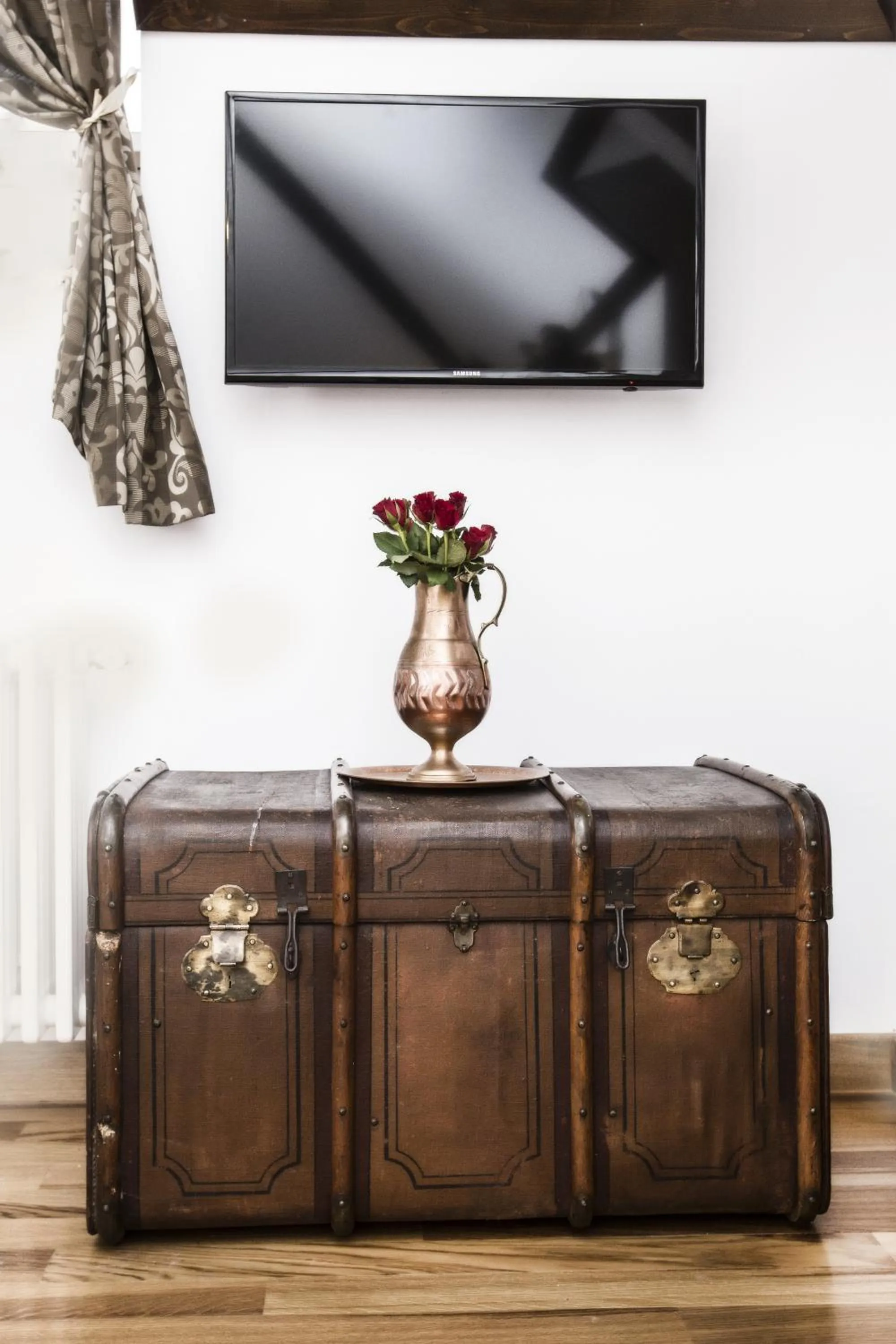 Decorative detail in Casa Din Bran - Inn Center