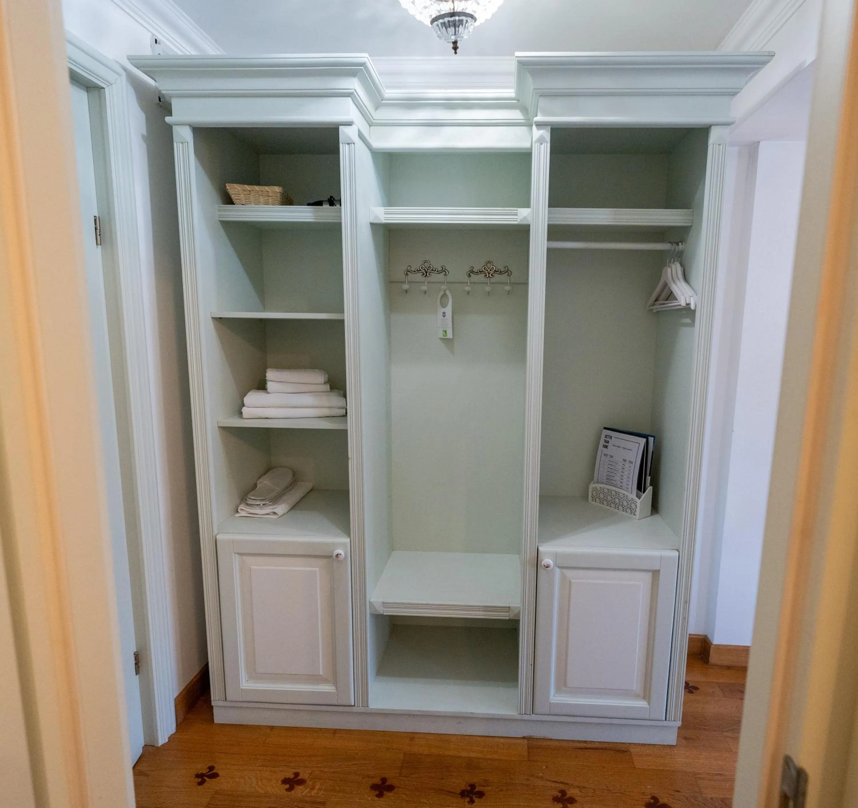 wardrobe in Casa Din Bran - Inn Center