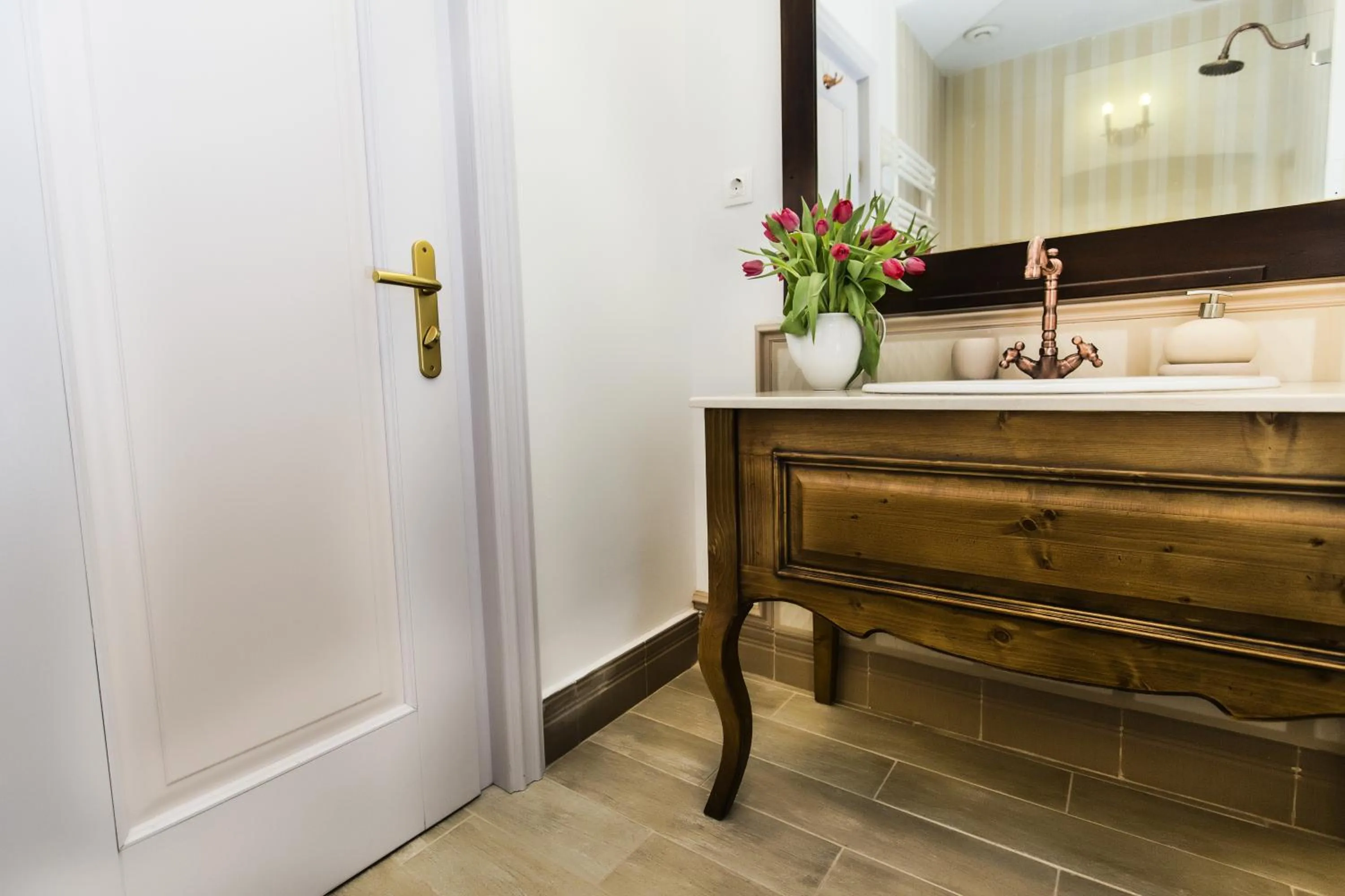 Decorative detail in Casa Din Bran - Inn Center