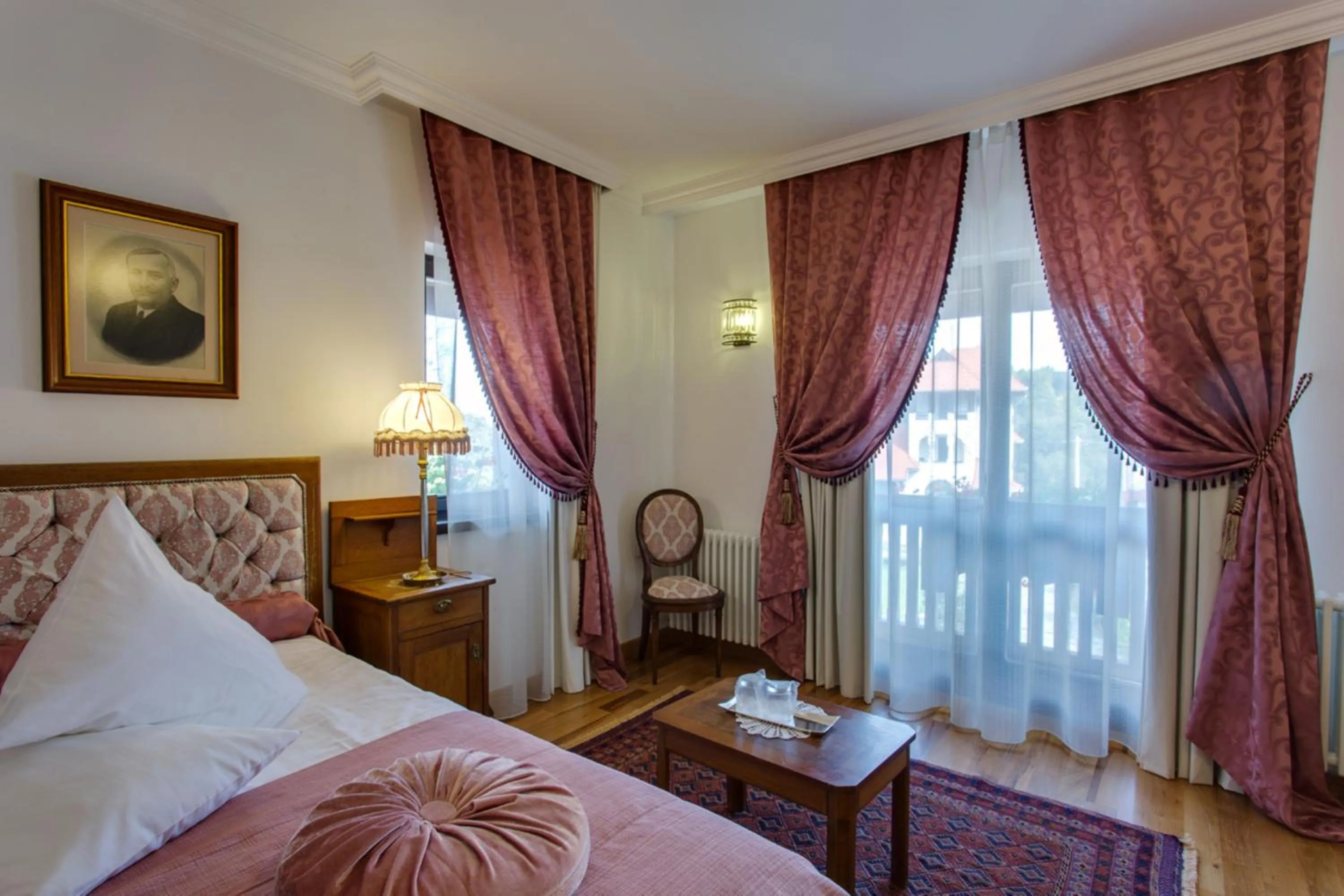 Bedroom, Bed in Casa Din Bran - Inn Center