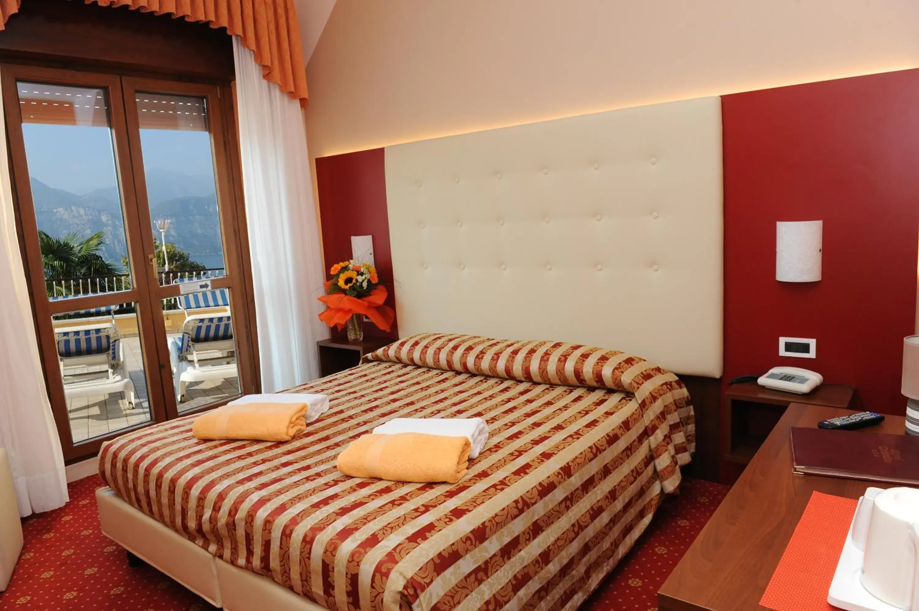 Double or Twin Room with Lake View in Hotel Cristallo Double or Twin Room with Lake View in Hotel Cristallo