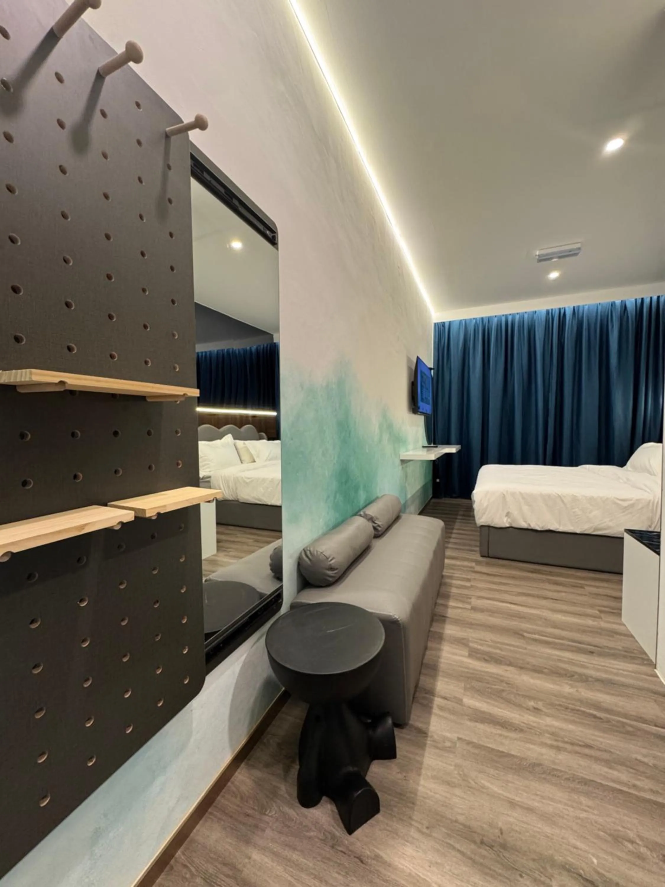 Bed in THE SWAN hotel