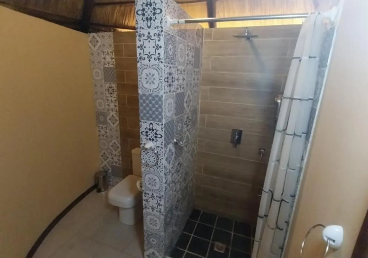 Shower in DEVOCEAN Lodge