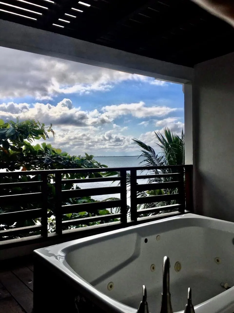 Paraiso Rainforest and Beach Hotel