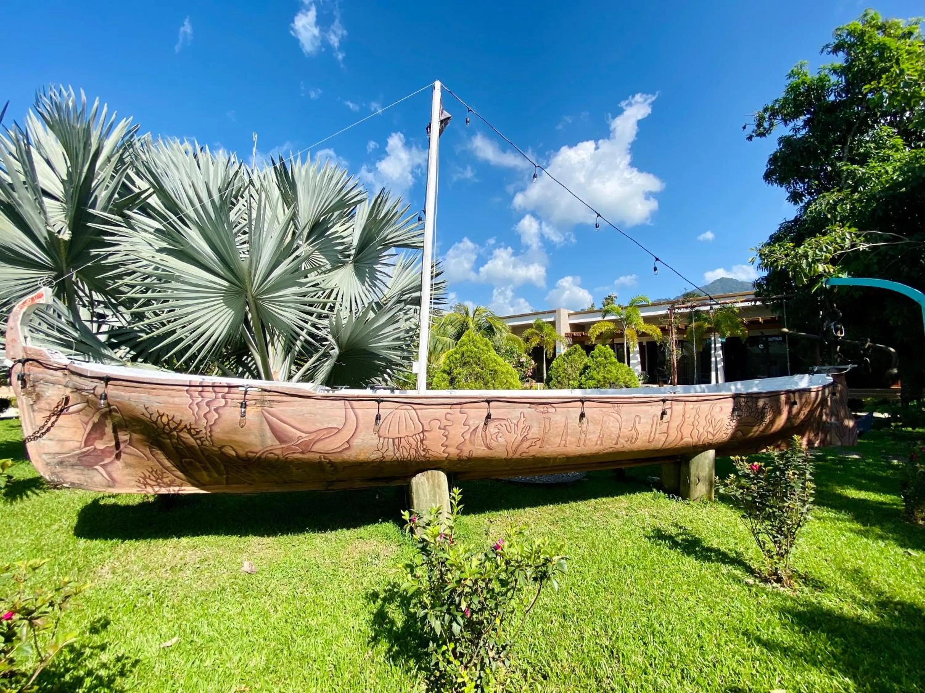 Paraiso Rainforest and Beach Hotel