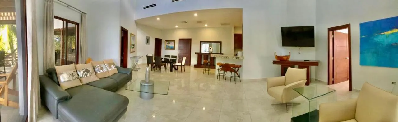 Paraiso Rainforest and Beach Hotel