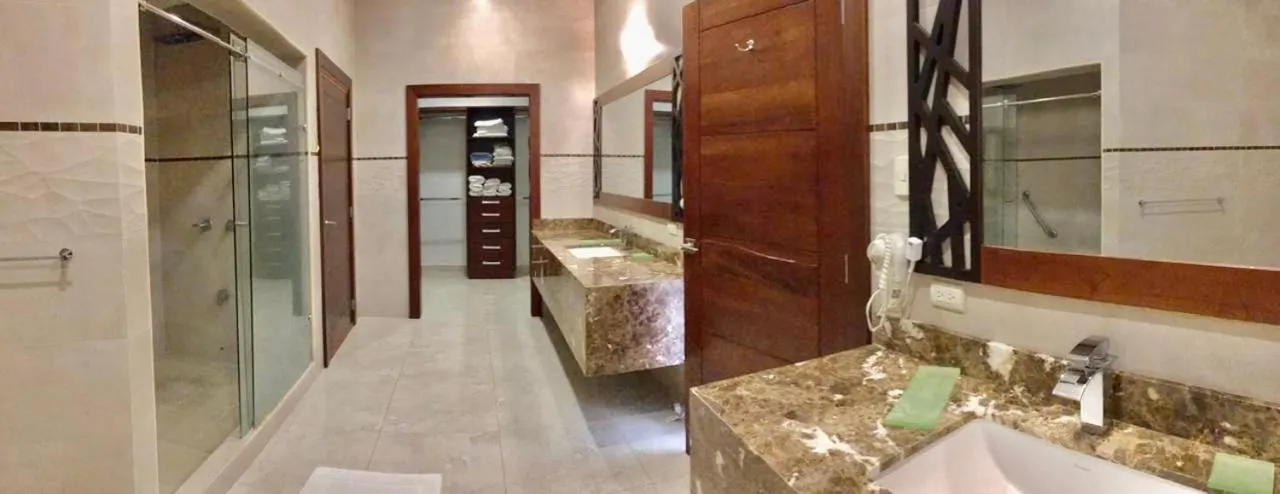 Paraiso Rainforest and Beach Hotel