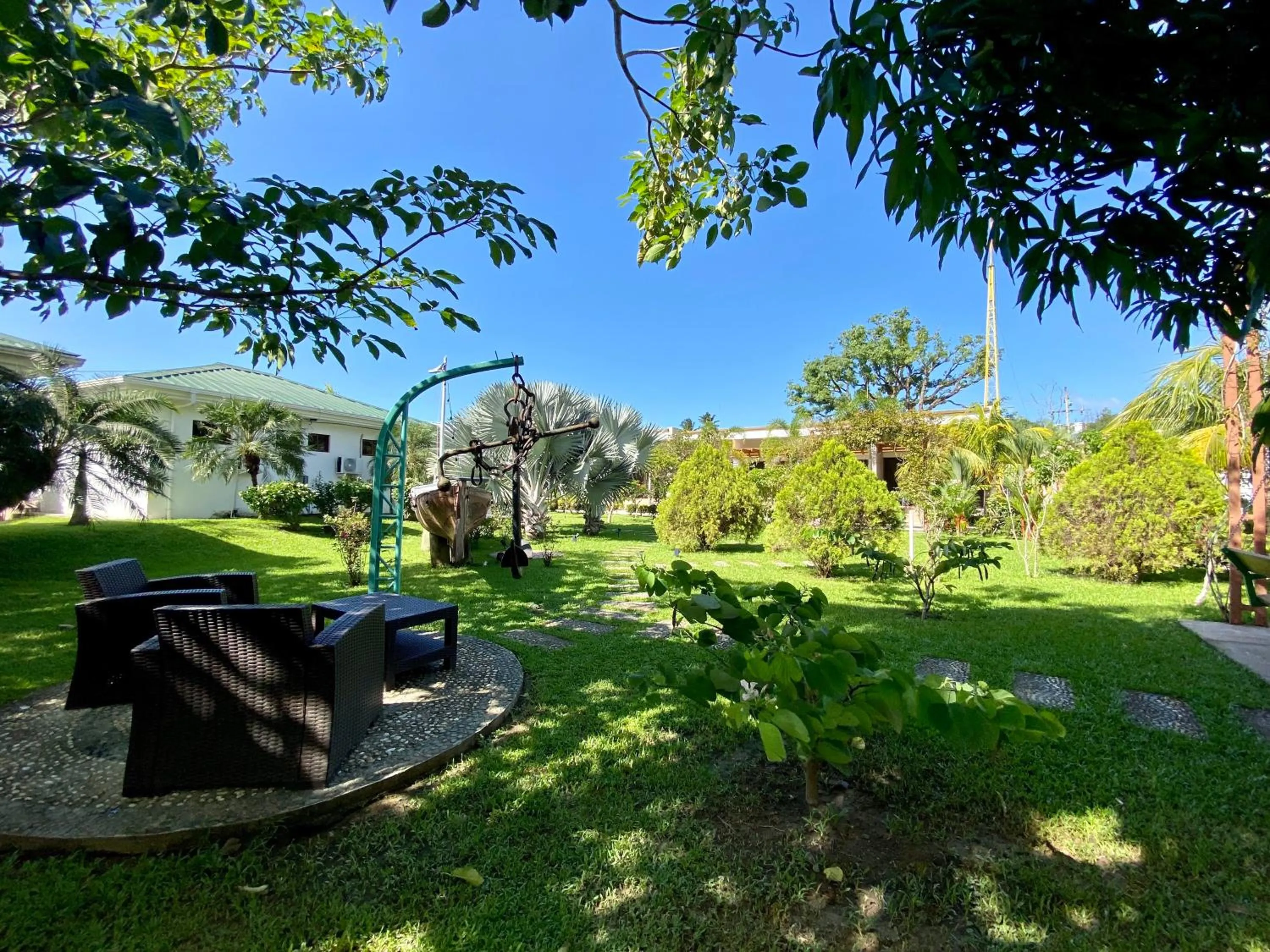 Paraiso Rainforest and Beach Hotel