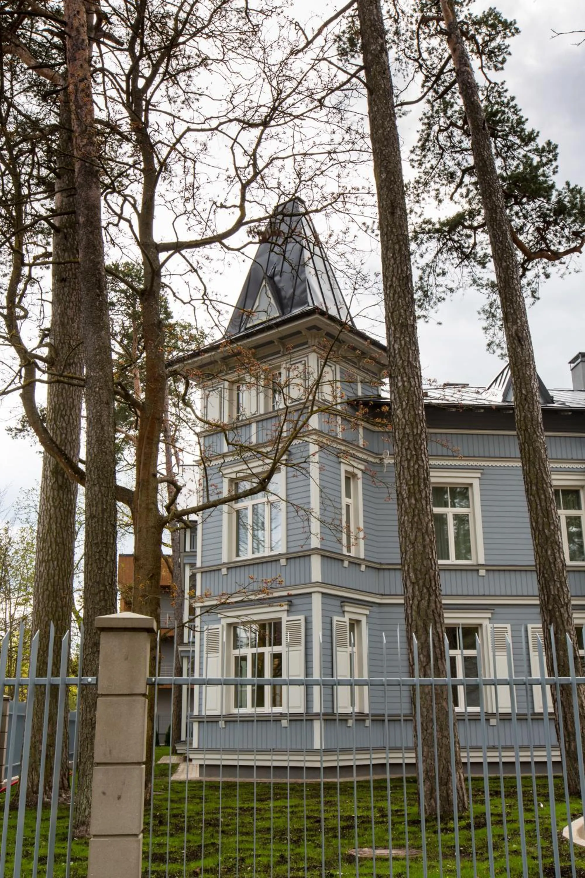 Property building in Katrin Apartments