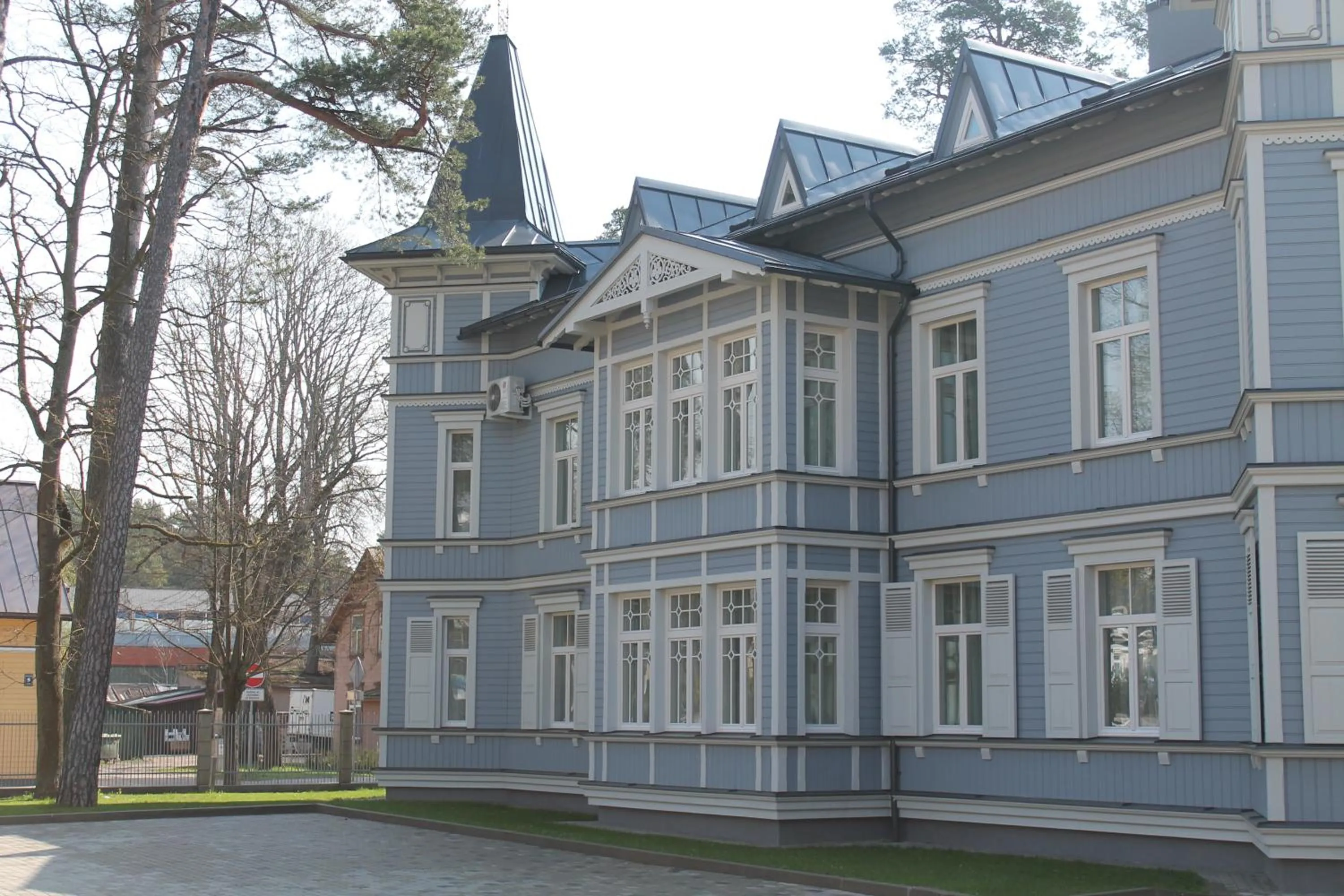 Property building in Katrin Apartments